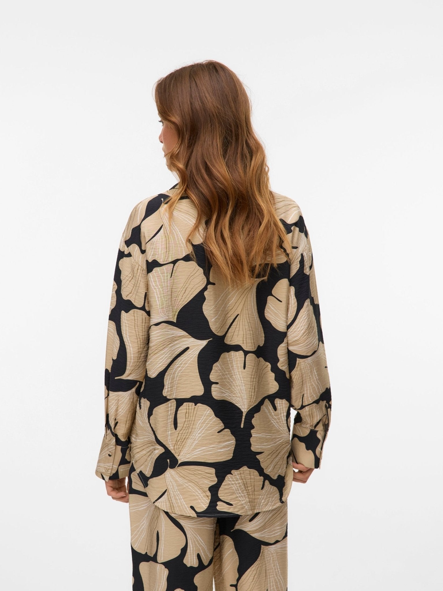 10332138 - VMLUCY IBEN LS OVERSIZE SHIRT WVN GA - Castelijn mode
