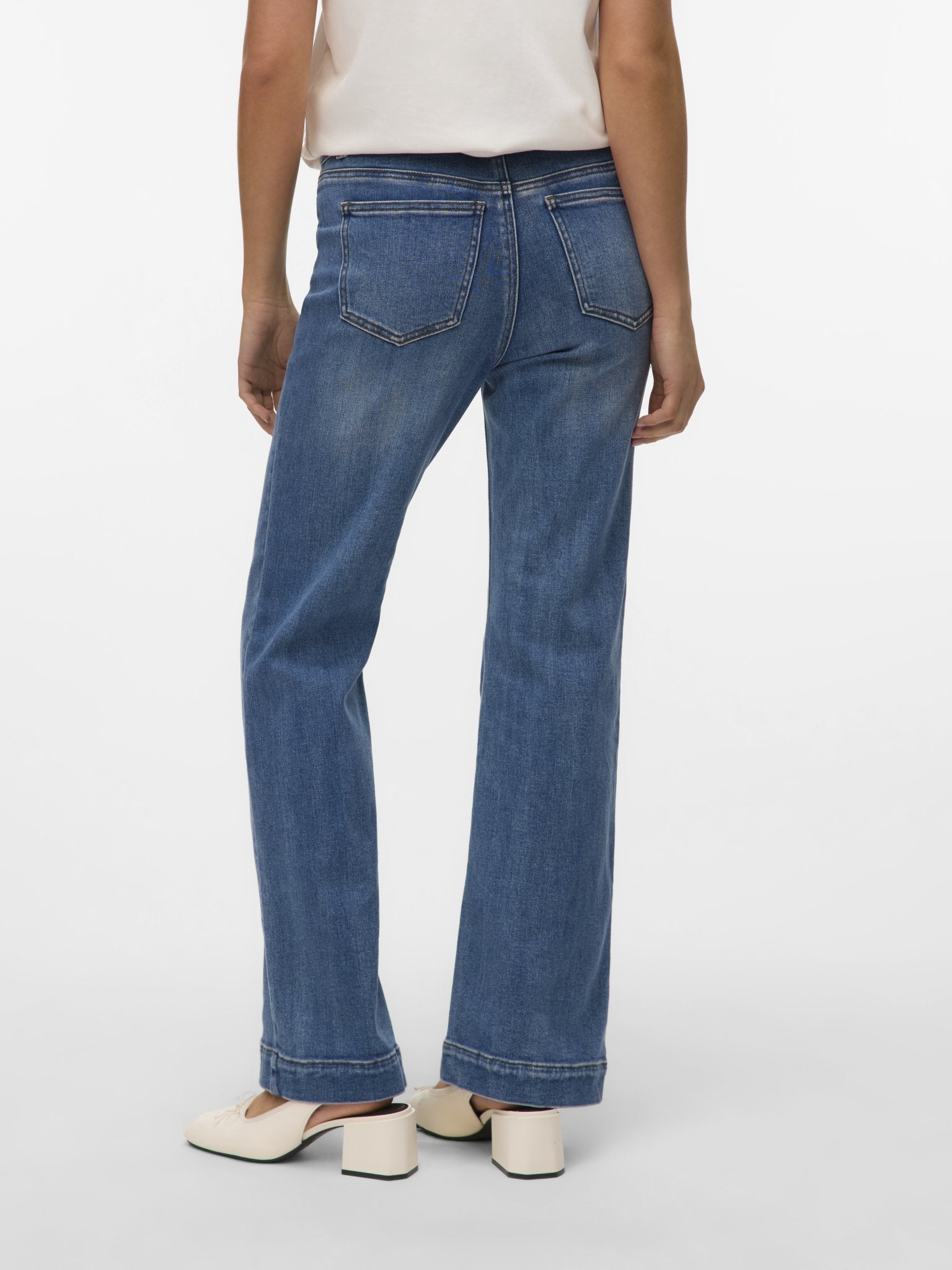 10334891 vmvivianne loose flared jeans - Castelijn mode