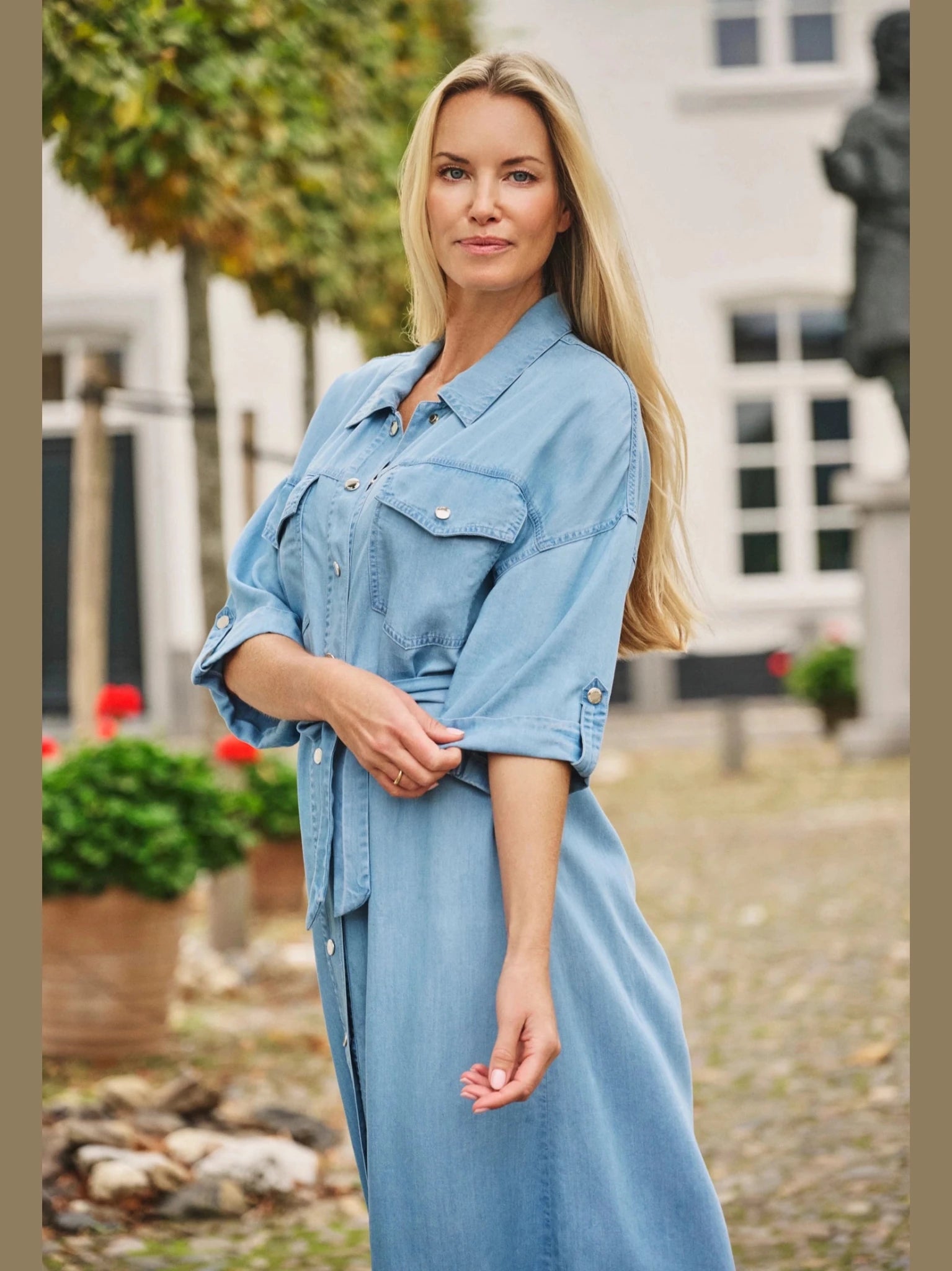 261Roos Jurk licht denim - Castelijn mode