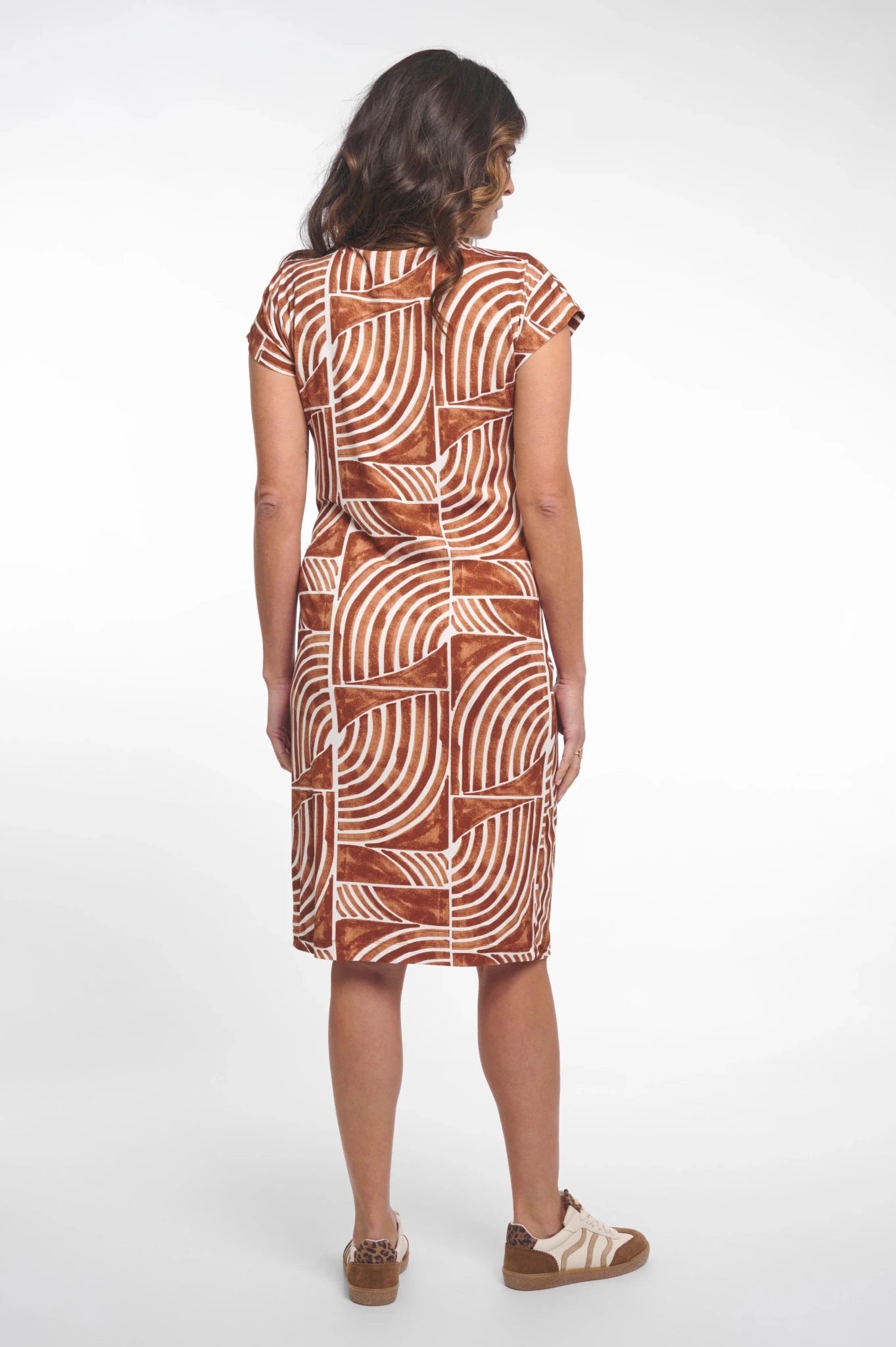 262Claire Midi Jurk Camel Print - Castelijn mode