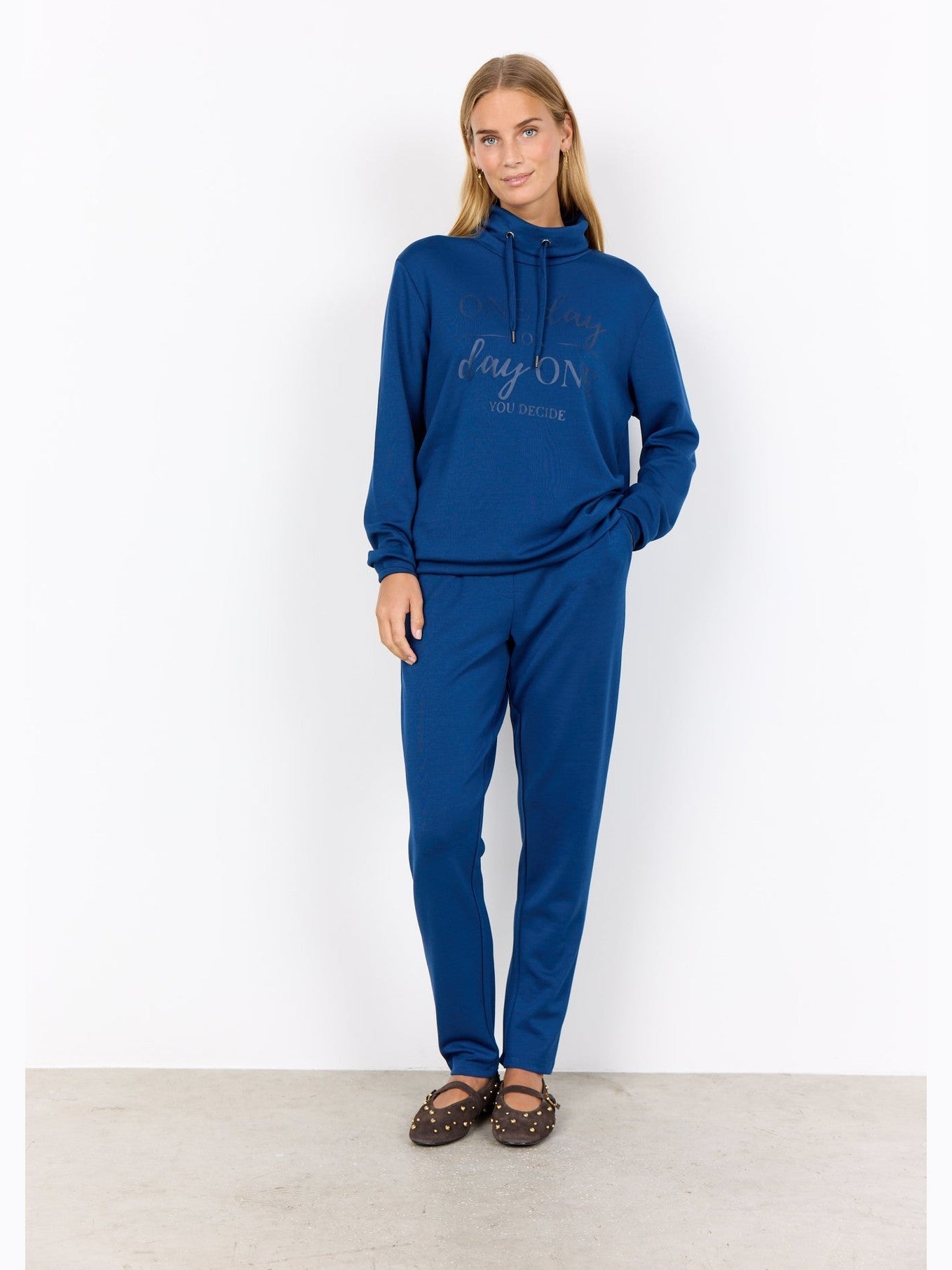 27266 6832 - SC - BANU 256 - Castelijn mode