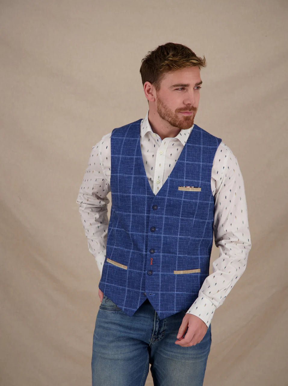 33.132 Gilet Travel Check blauw - Castelijn mode