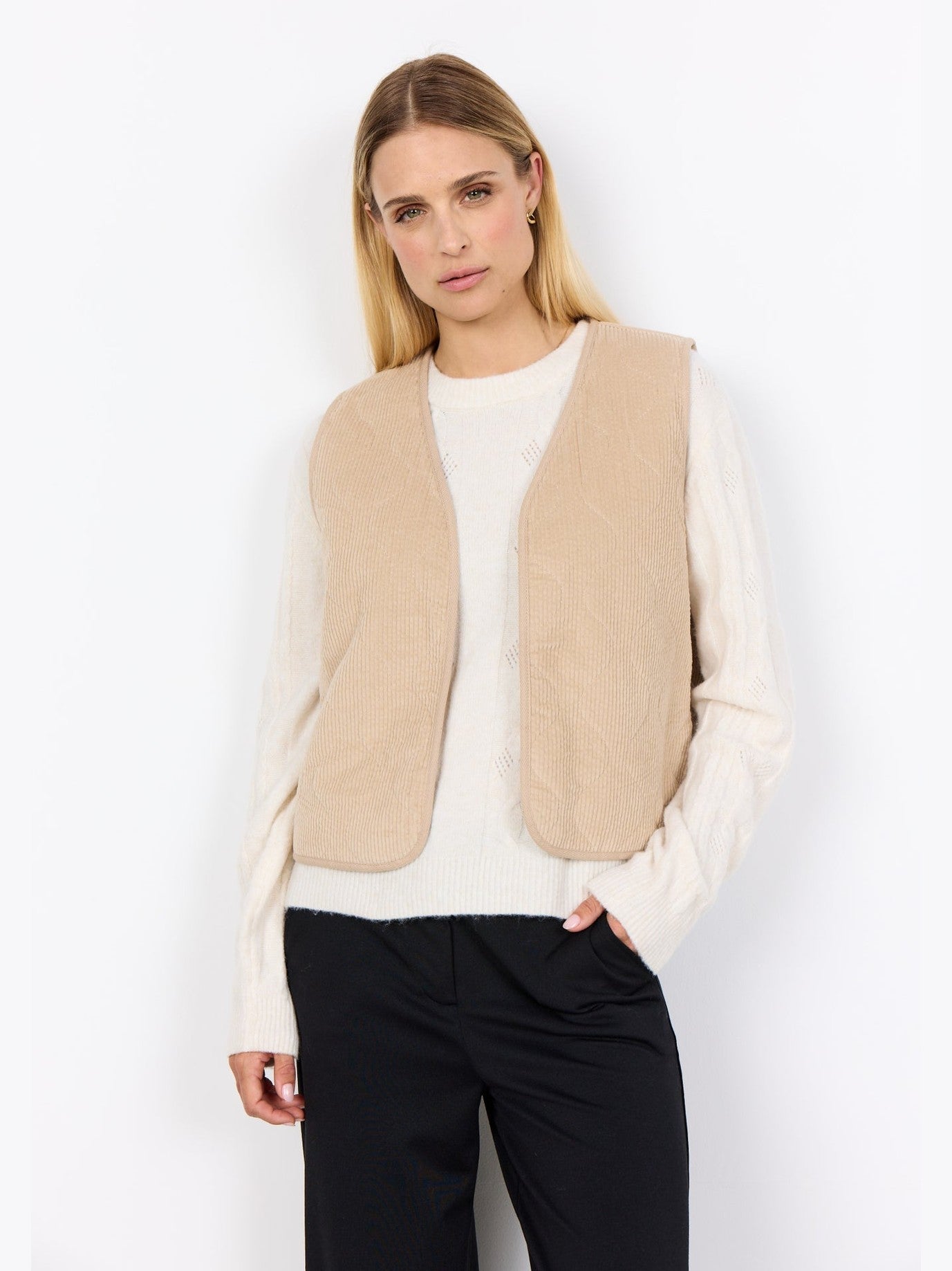 41366 - 8008 SC - BINDI 17 - Castelijn mode