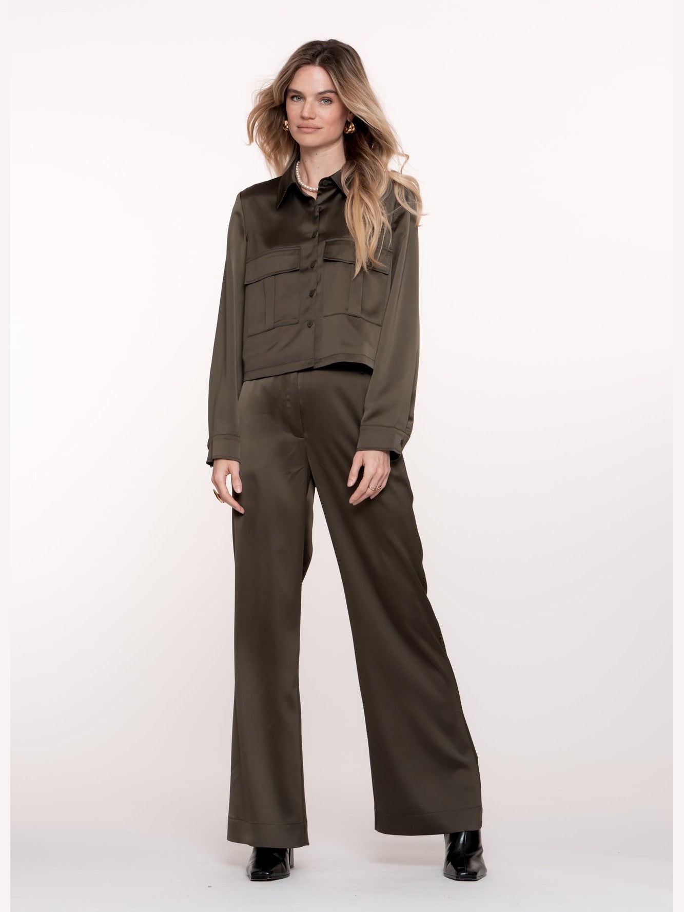 51612 - 21 - 000570 moss green Pants shiny - Castelijn mode