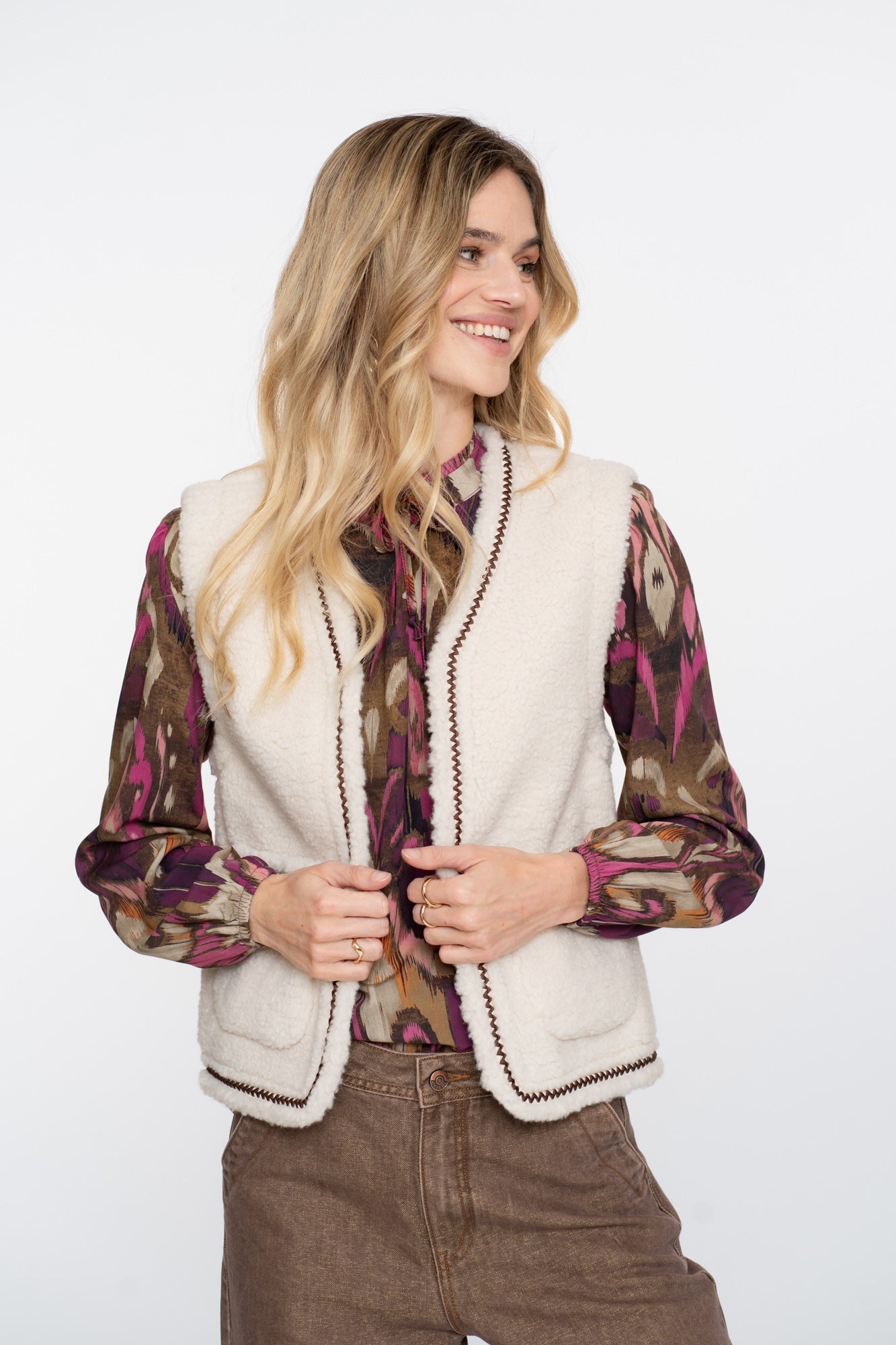 55541 - 19 Gilet teddy embroidery - Castelijn mode