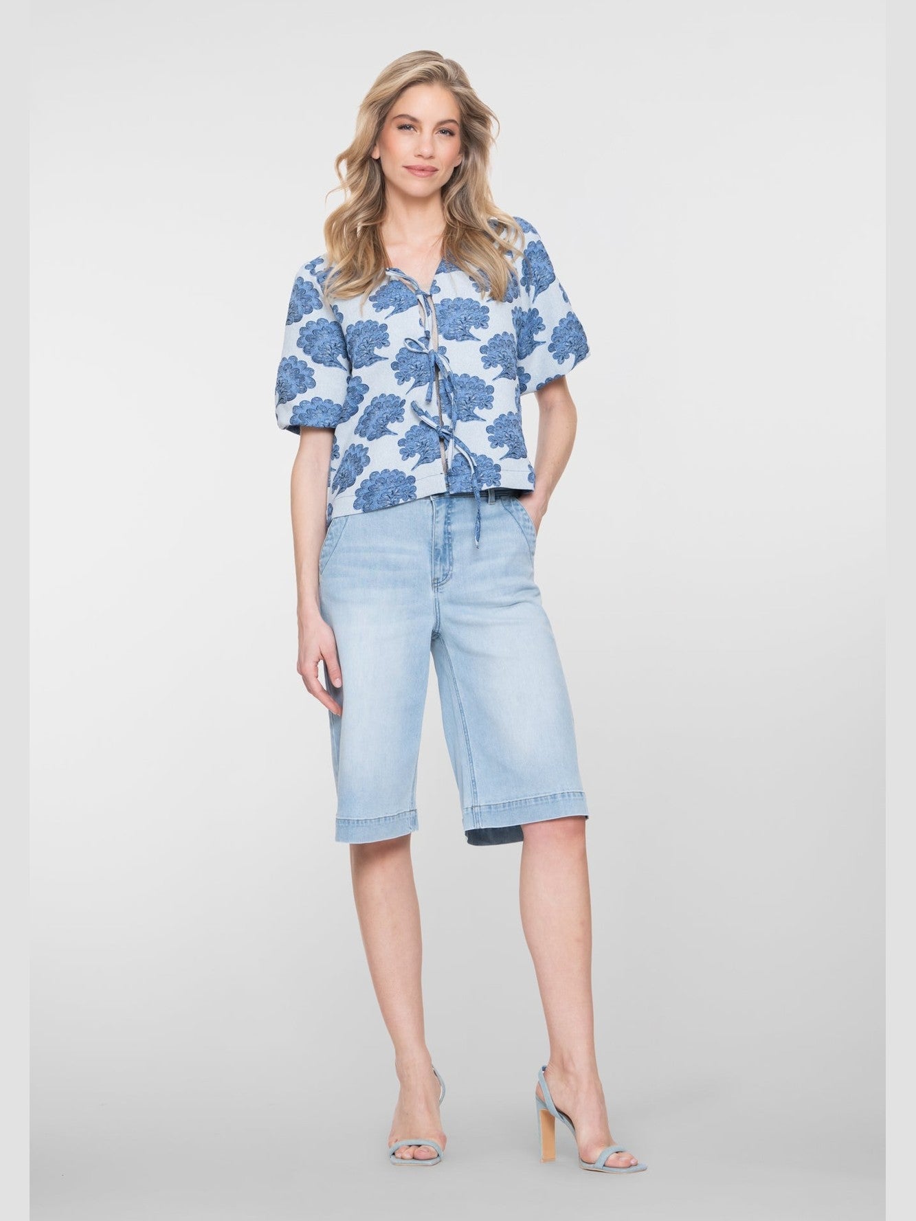 61323 - 10 Jeans Short Lichtblauw - Castelijn mode