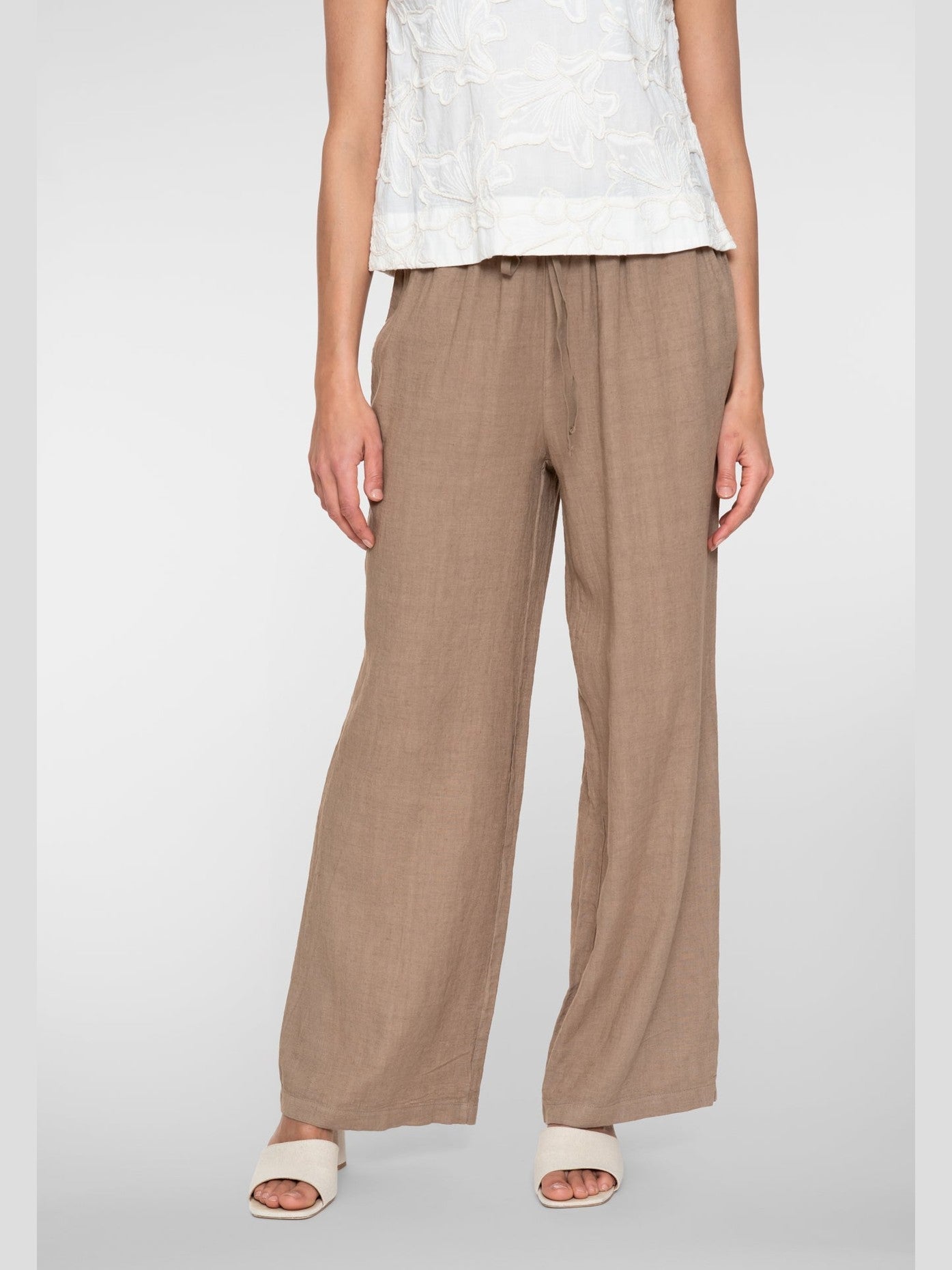 61374 - 70 Broek Linnenmix Camel Zomer - Castelijn mode