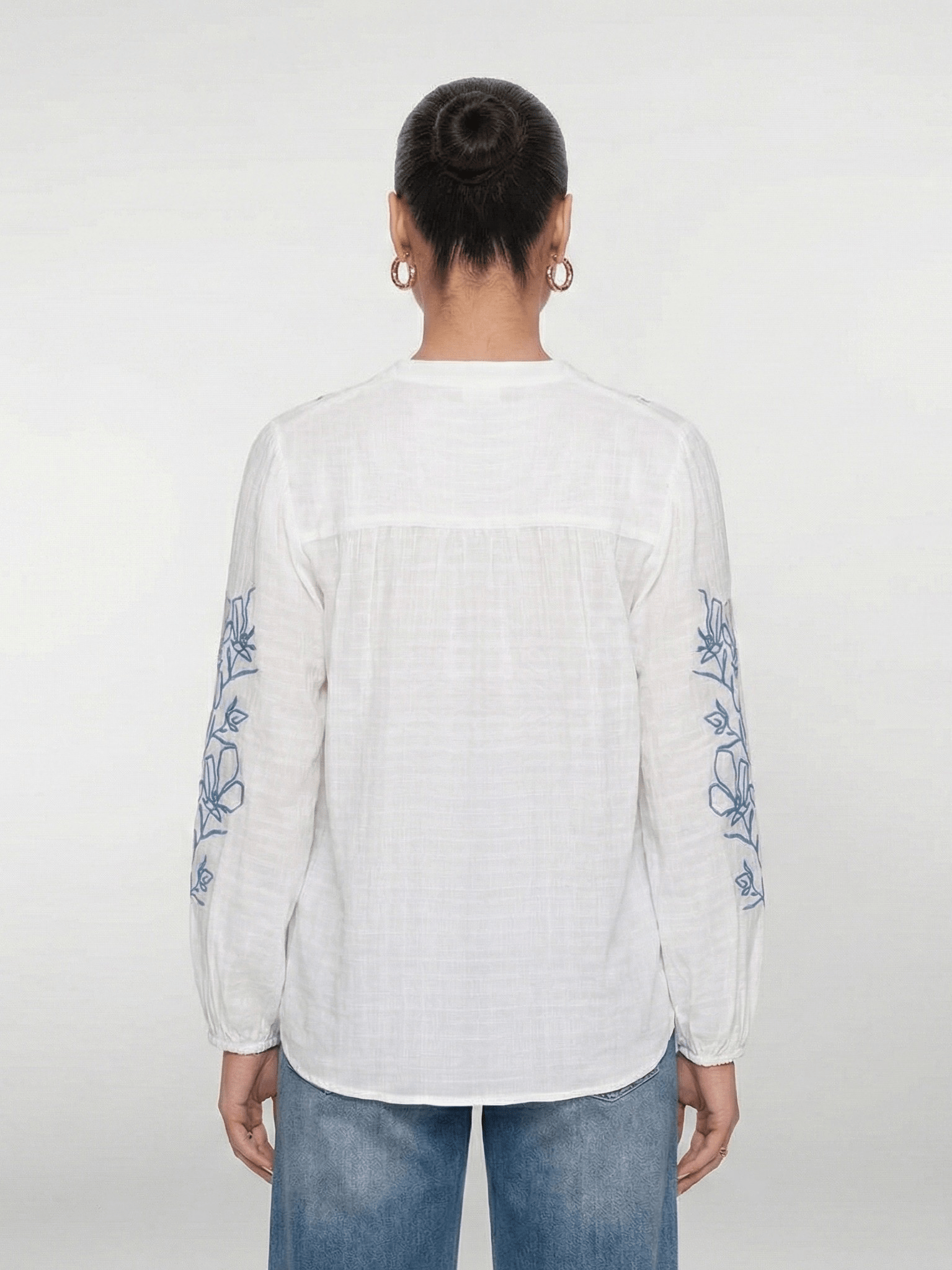 63069 - 14 0 Blouse wit met borduursel - Castelijn mode