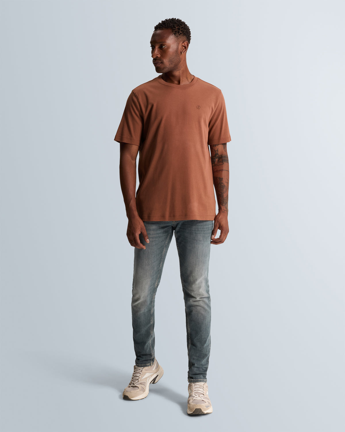 Cast Iron t-shirt roodbruin – detail