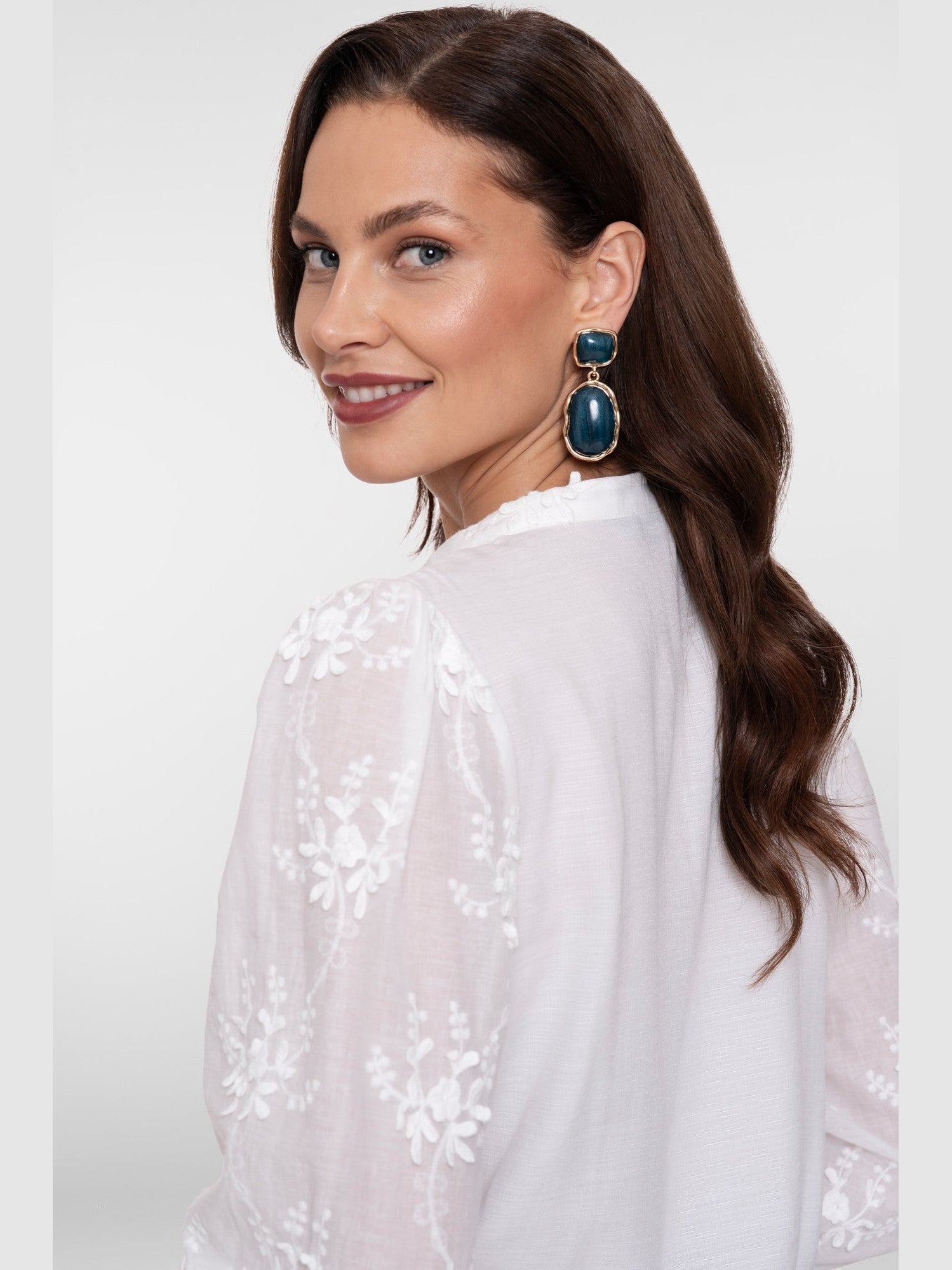 63230-26 10 Blouse met borduursel