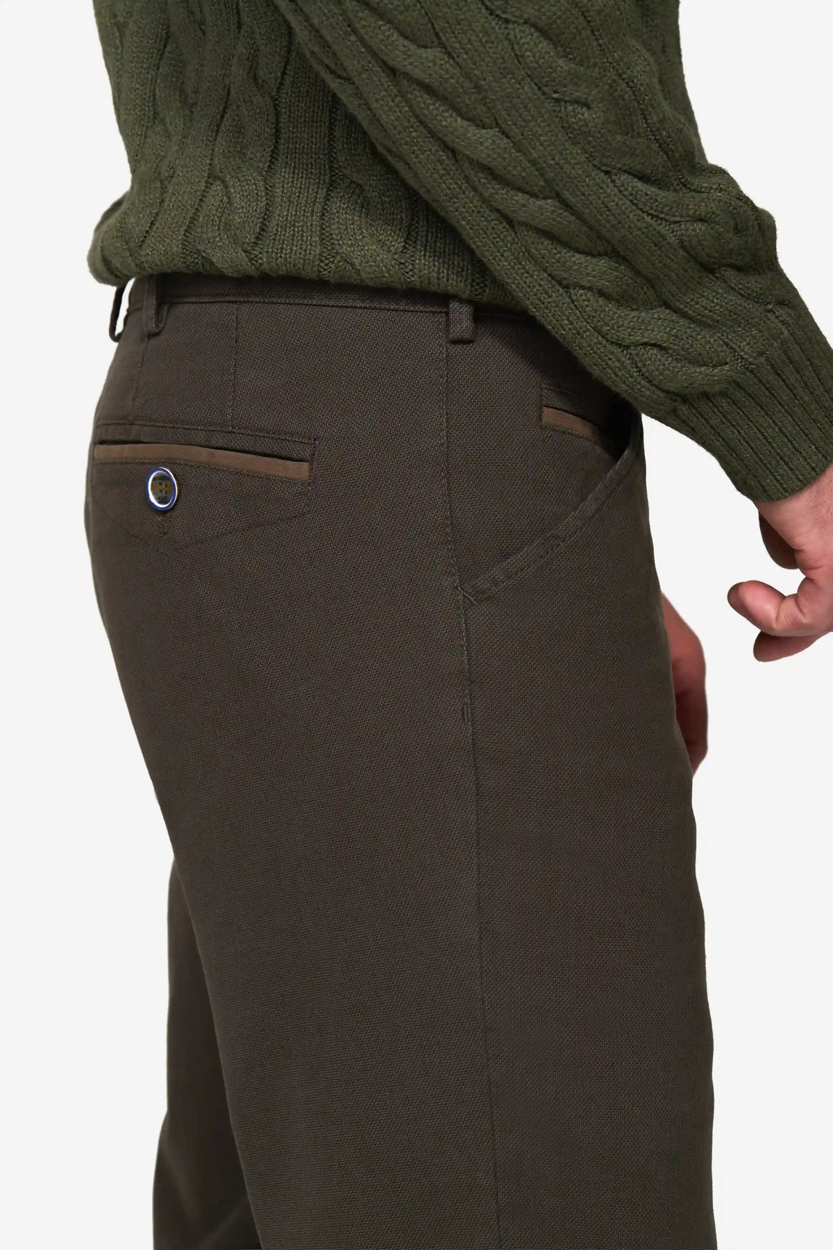 Meyer Chicago chino olijf – detail van de microstructuur