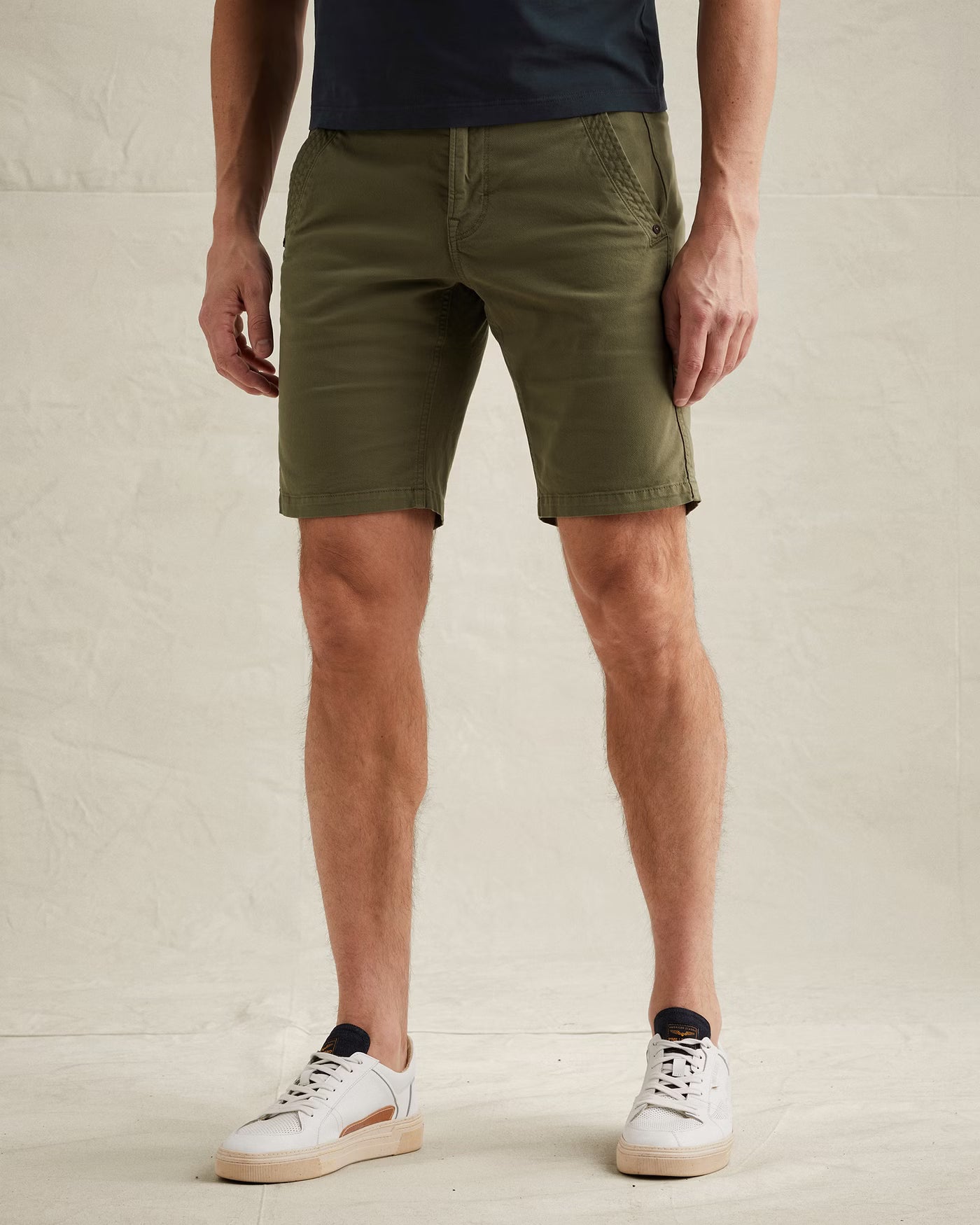 PSH2604687-6150 Spector Chino Short groen