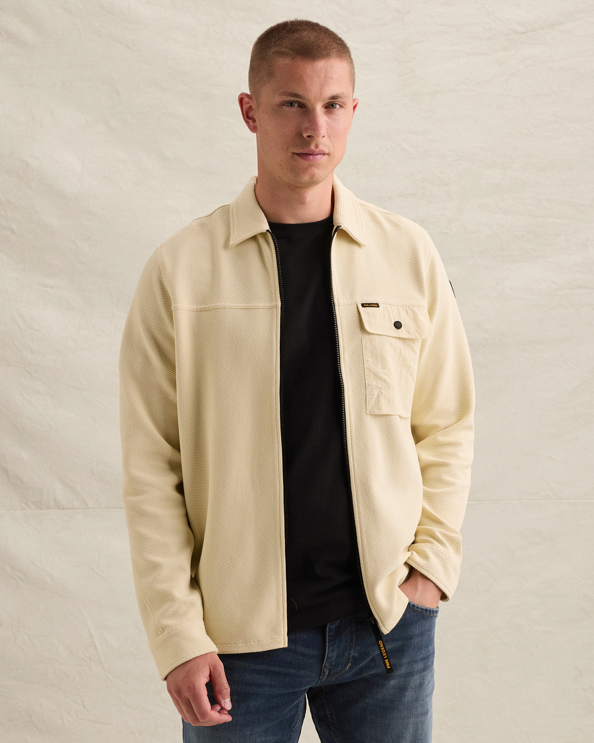 PME Legend overshirt gebroken wit met wafelstructuur en cargo borstzak