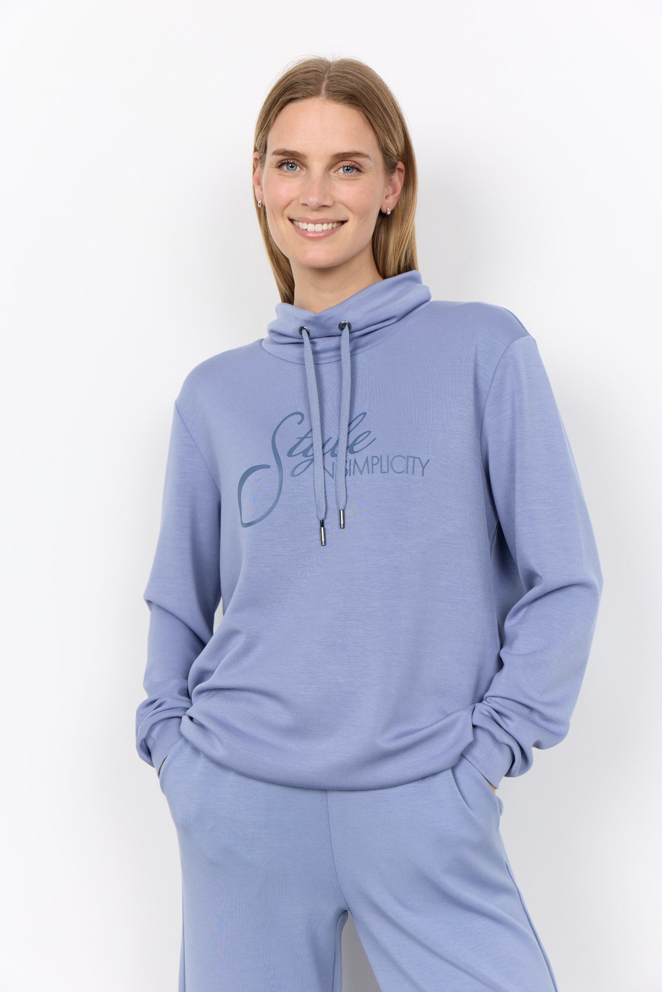 Banu Sweater Lichtblauw - Castelijn mode