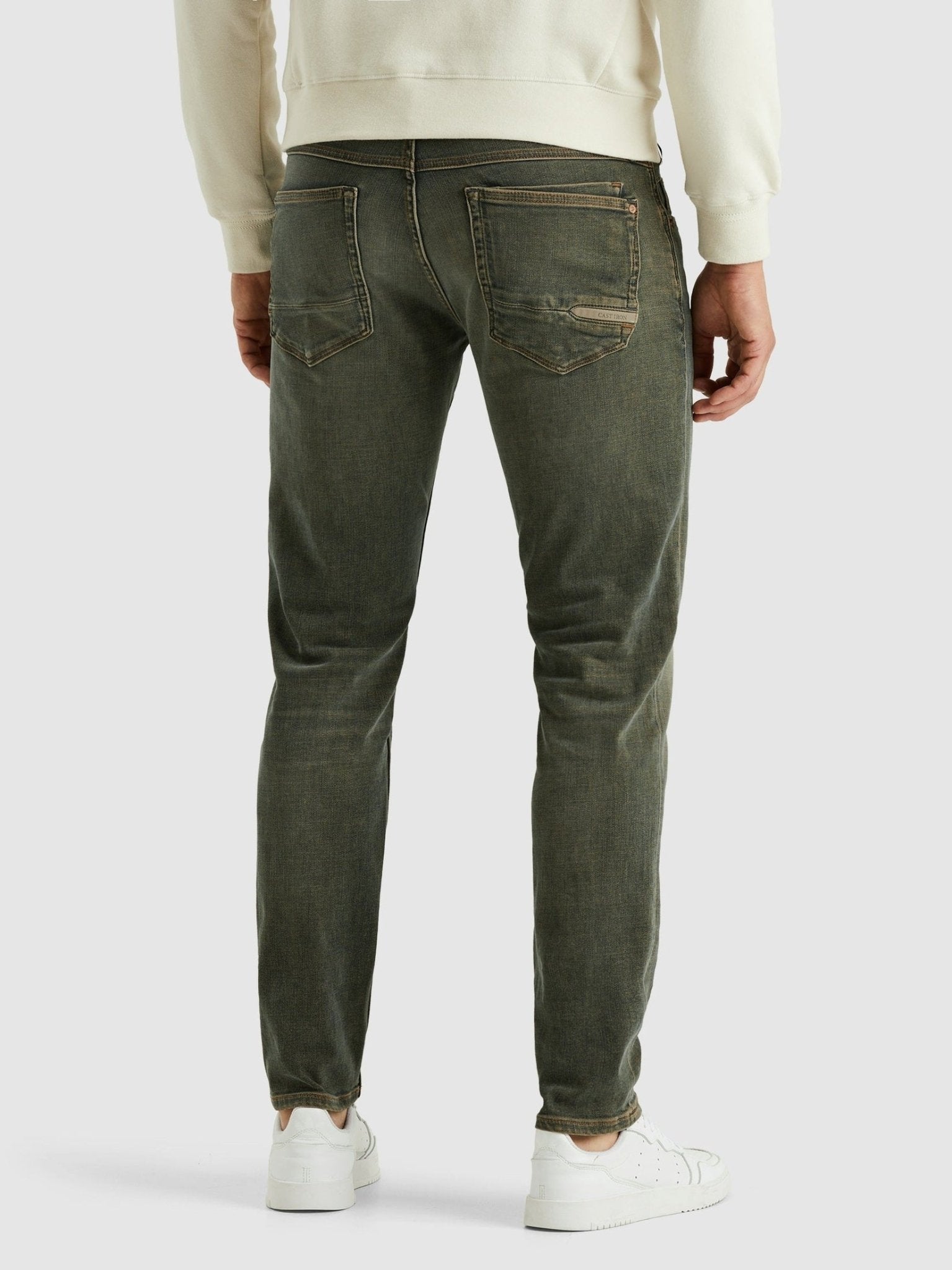 CTR240 - TGC SHIFTBACK Jeans True Green Cast – Regular Tapered Fit - Castelijn mode