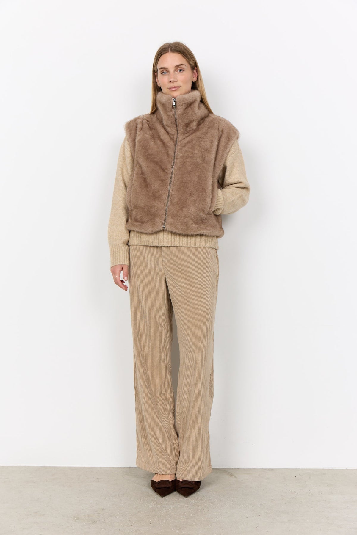 Haye Bodywarmer Fake Fur Camel - Castelijn mode
