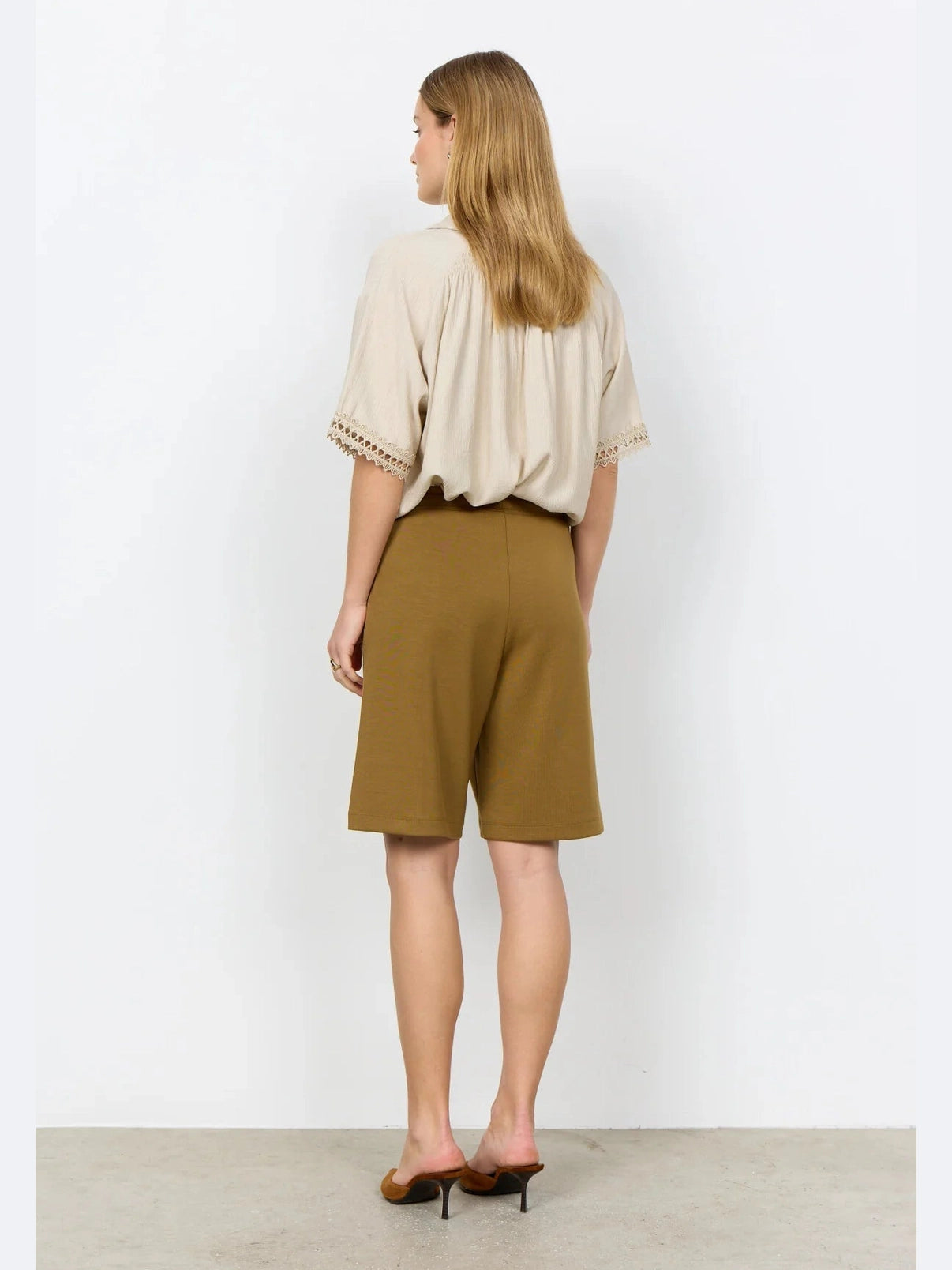 SC - BANU 304 Shorts olijf - Castelijn mode