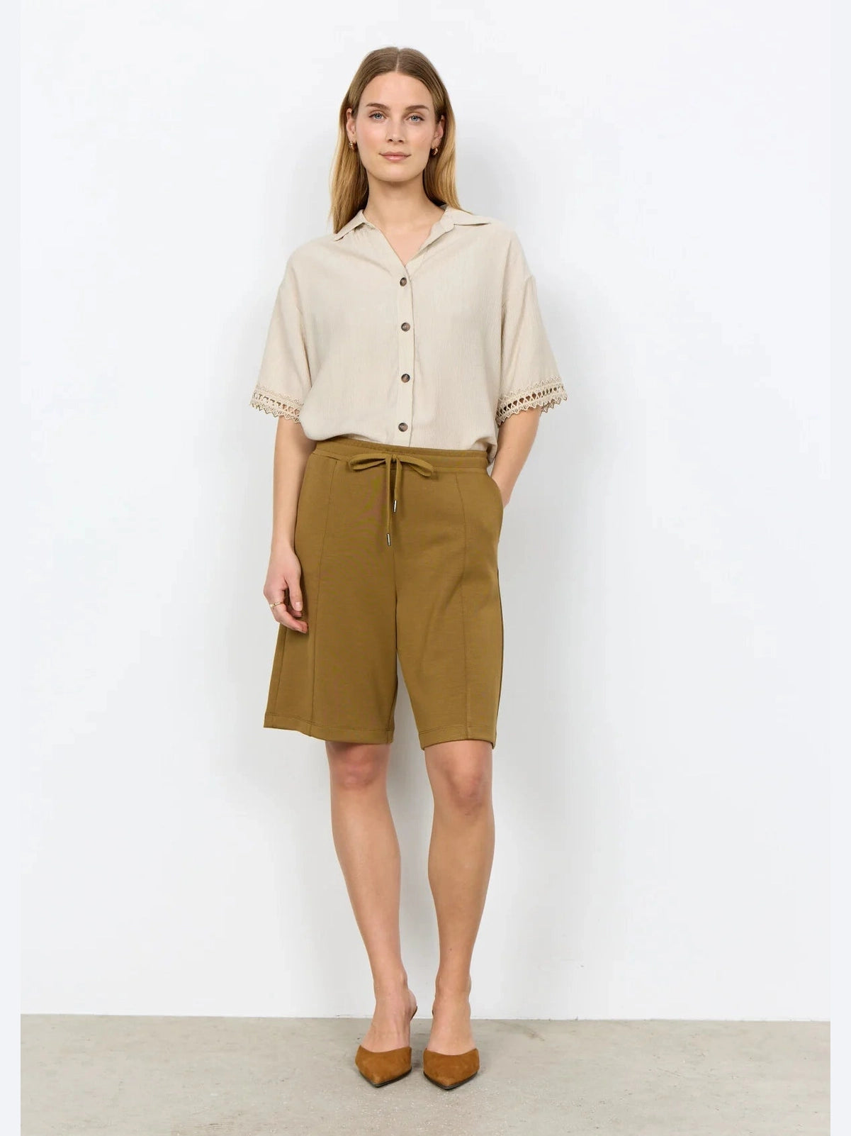 SC - BANU 304 Shorts olijf - Castelijn mode