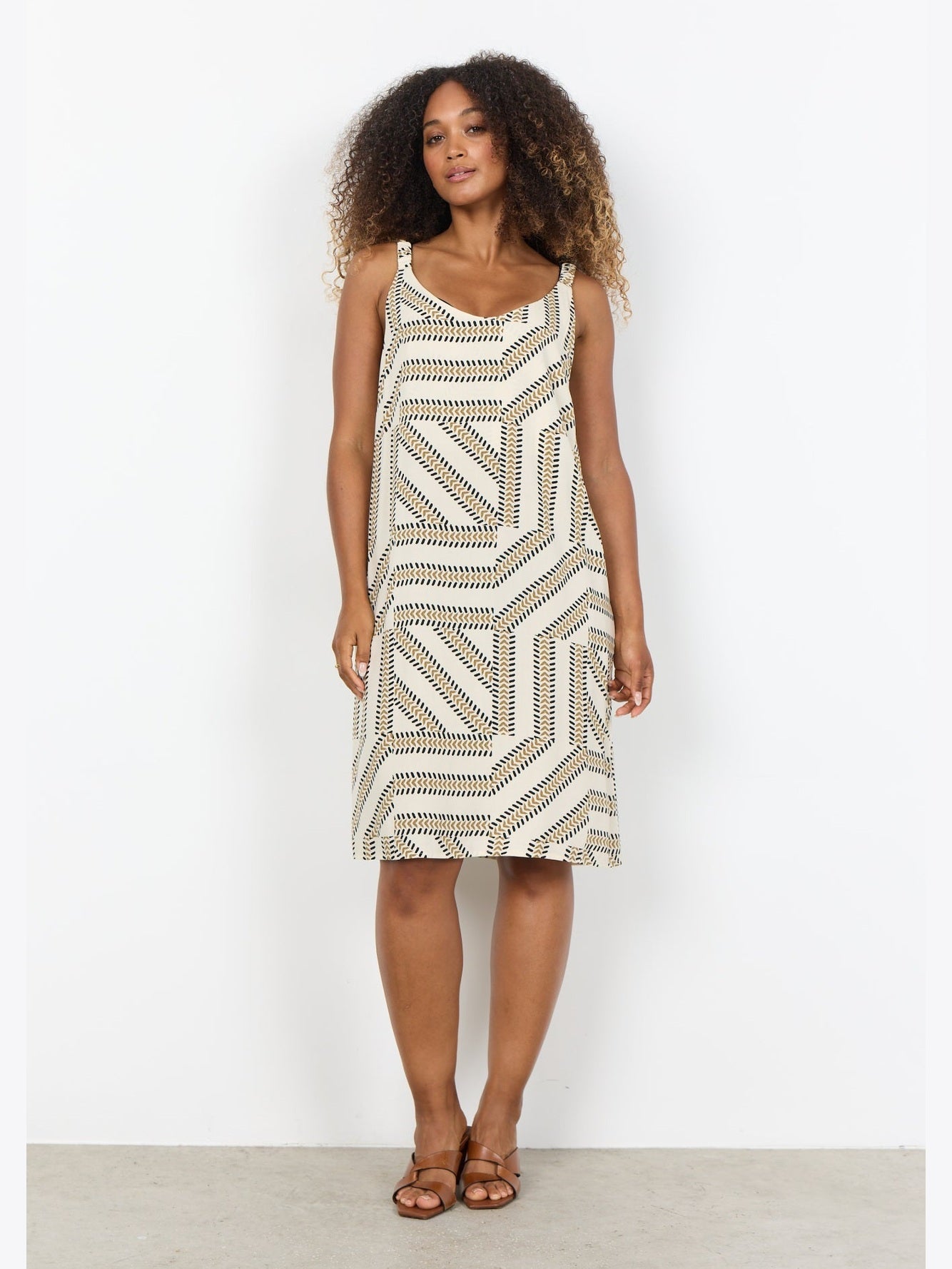 SC - FELIA 3 Jurk beige - Castelijn mode