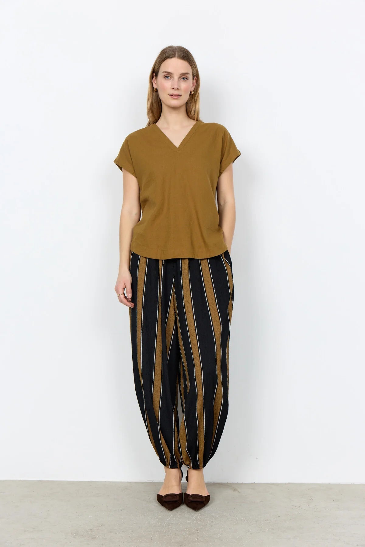 SC - INA 51 T-shirt olijf - Castelijn mode