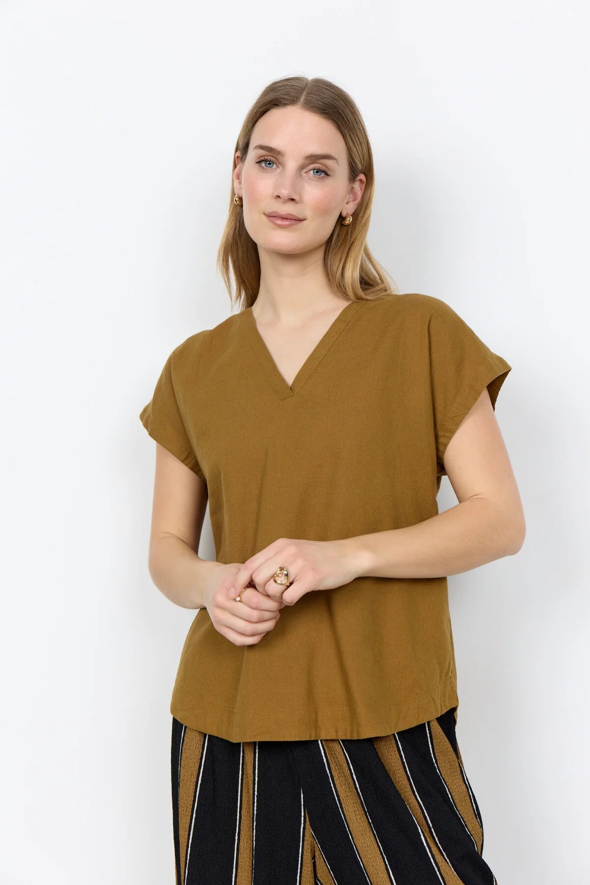 SC - INA 51 T-shirt olijf - Castelijn mode