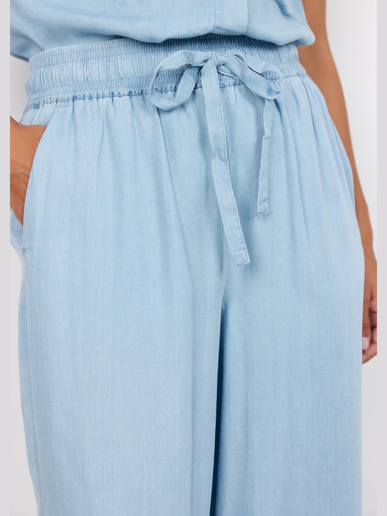 SC - LIV 25 - C Broek lichtblauw - Castelijn mode