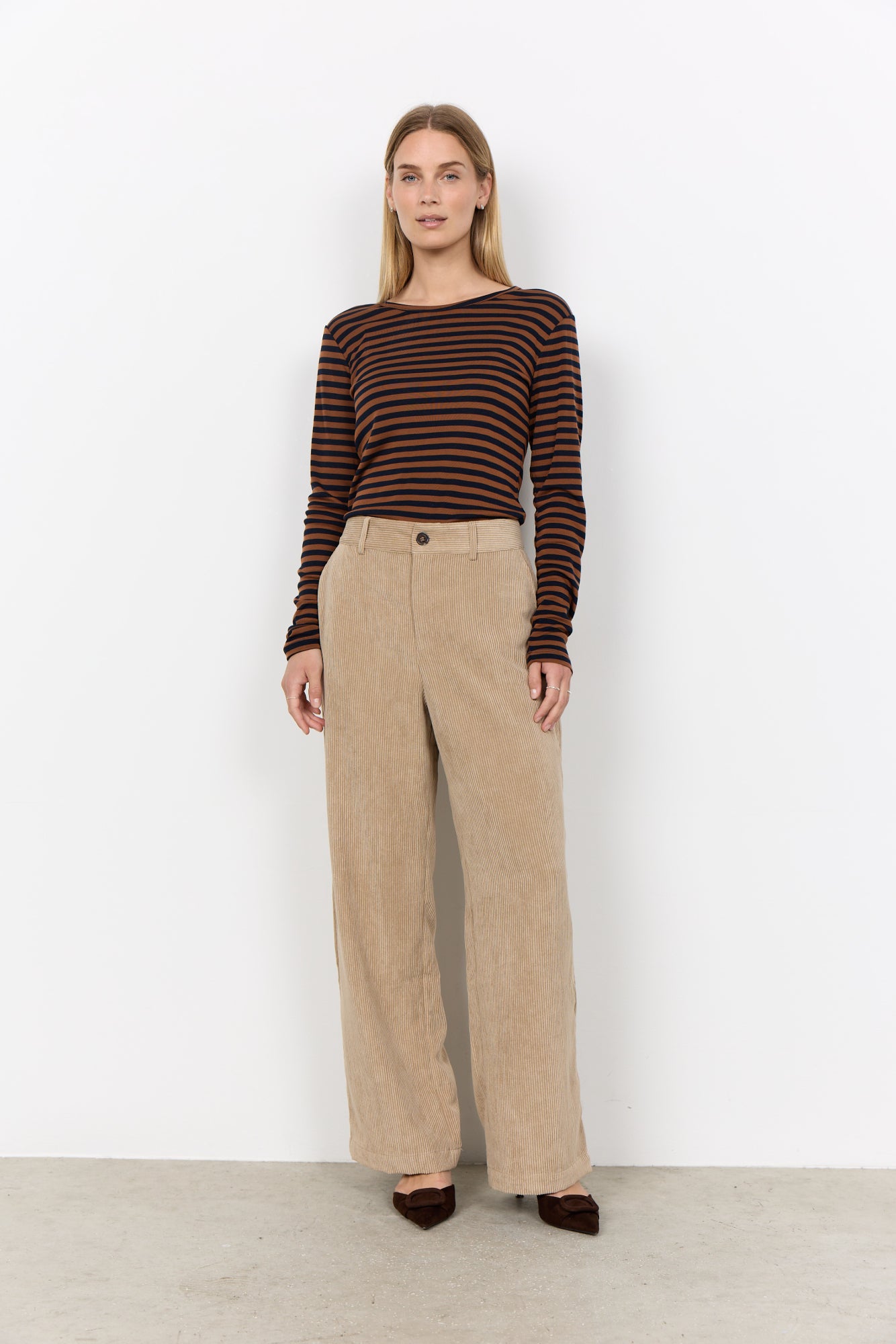 Helle Longsleeve Donkerblauw Camel