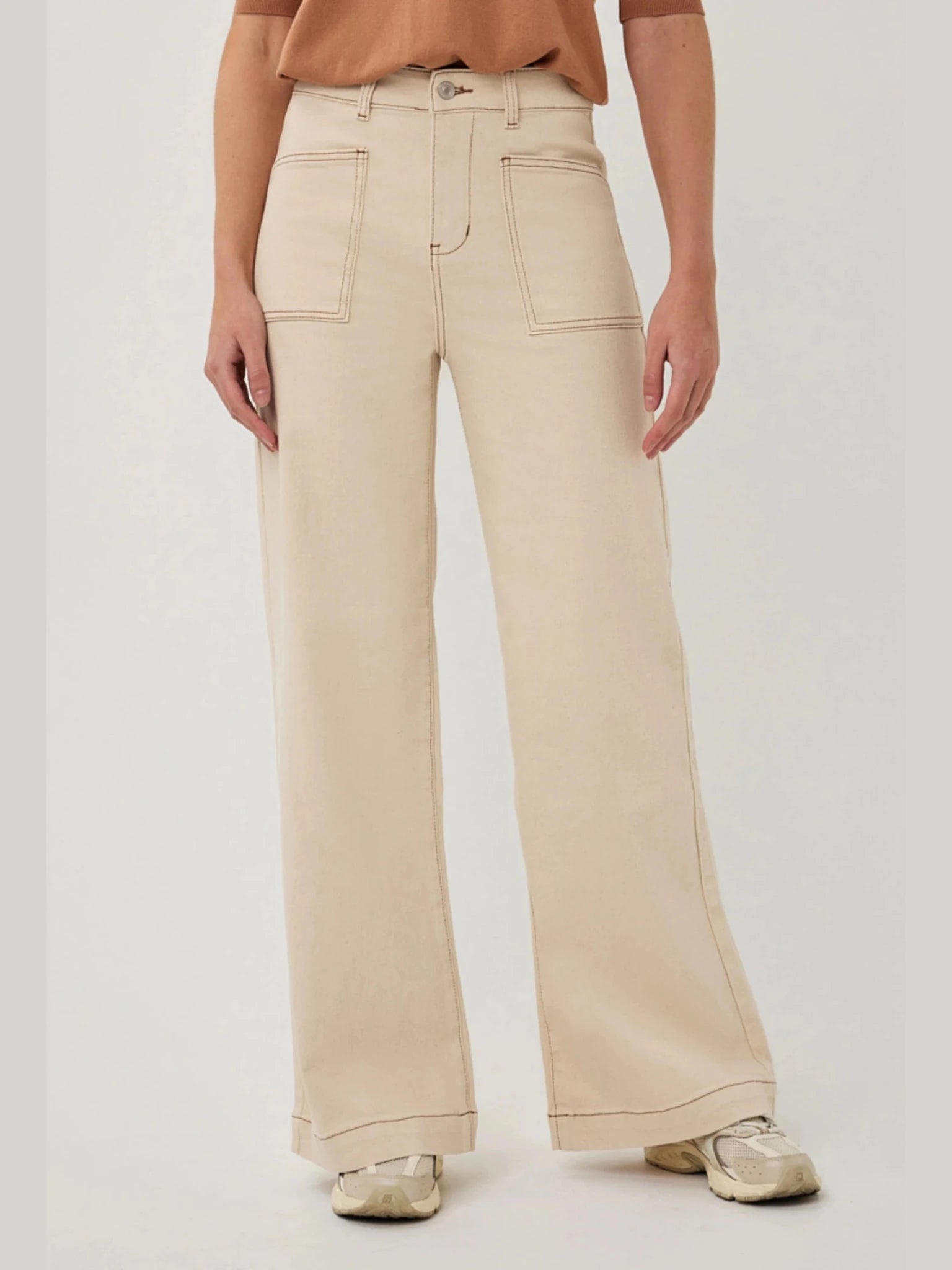 SP26.12020 Broek beige Wide - fit - Castelijn mode