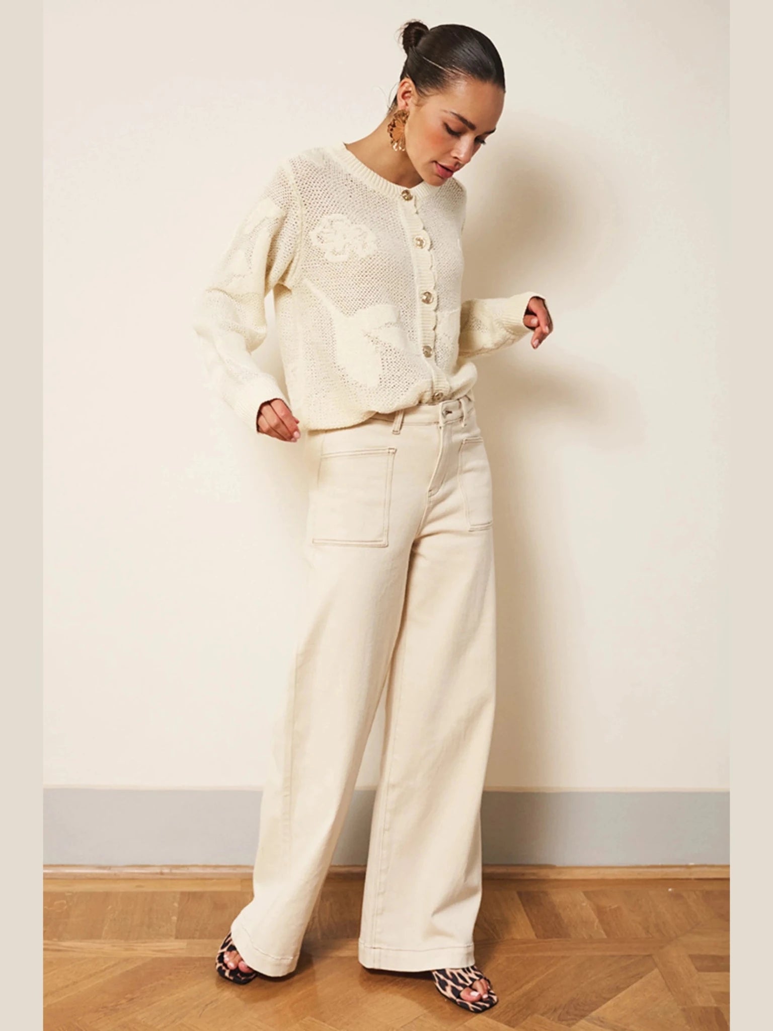 SP26.12020 Broek beige Wide - fit - Castelijn mode