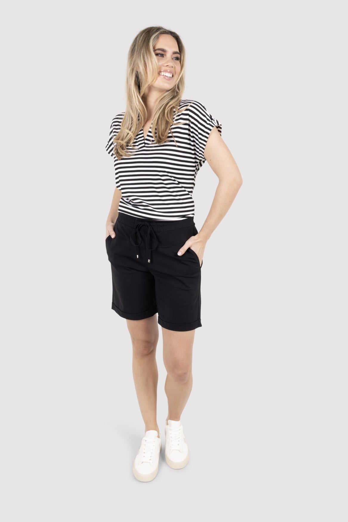 Zwart wit T-shirt Margot met viscose - Castelijn mode