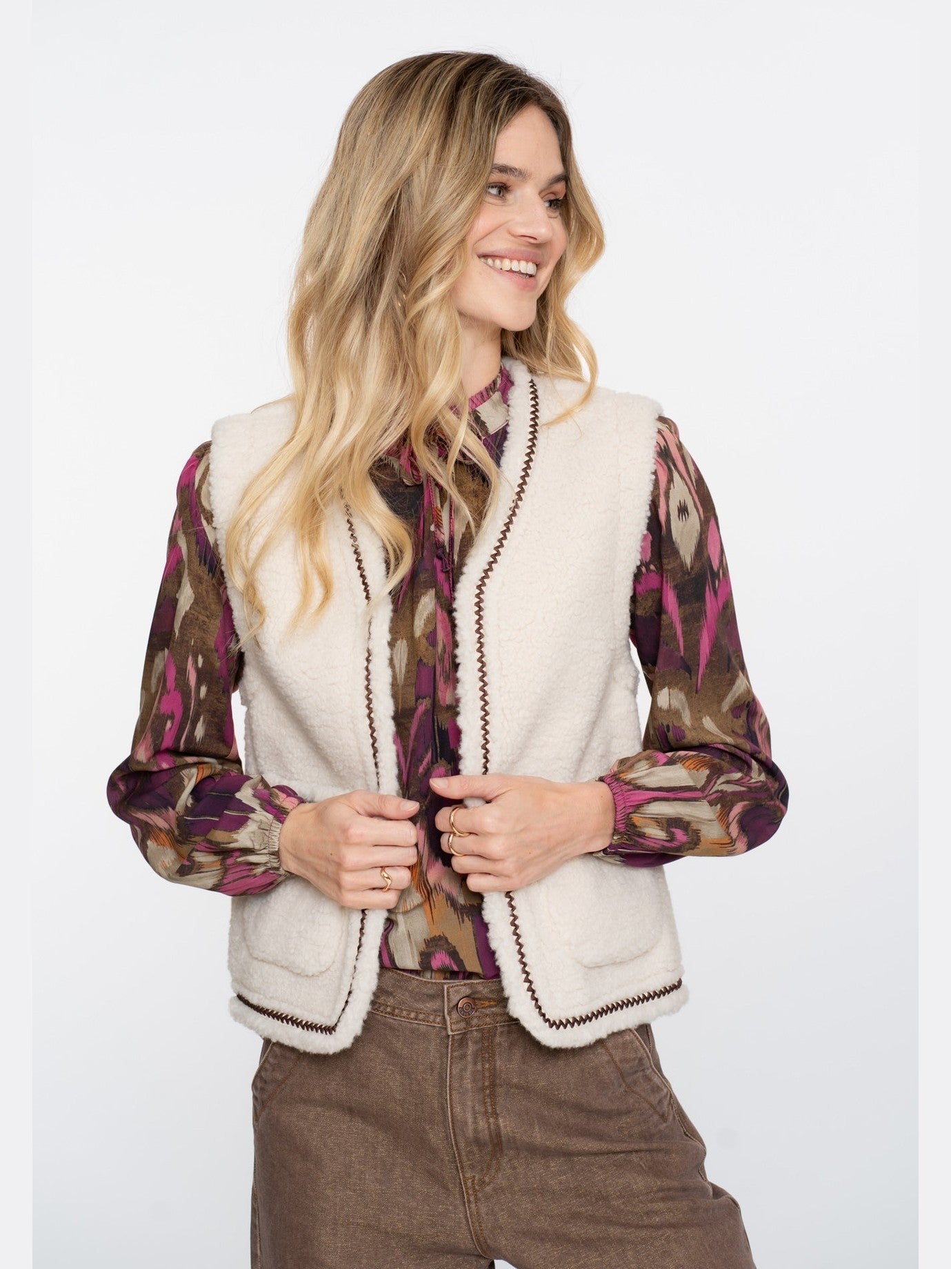 55541 - 19 Gilet teddy embroidery - Castelijn mode