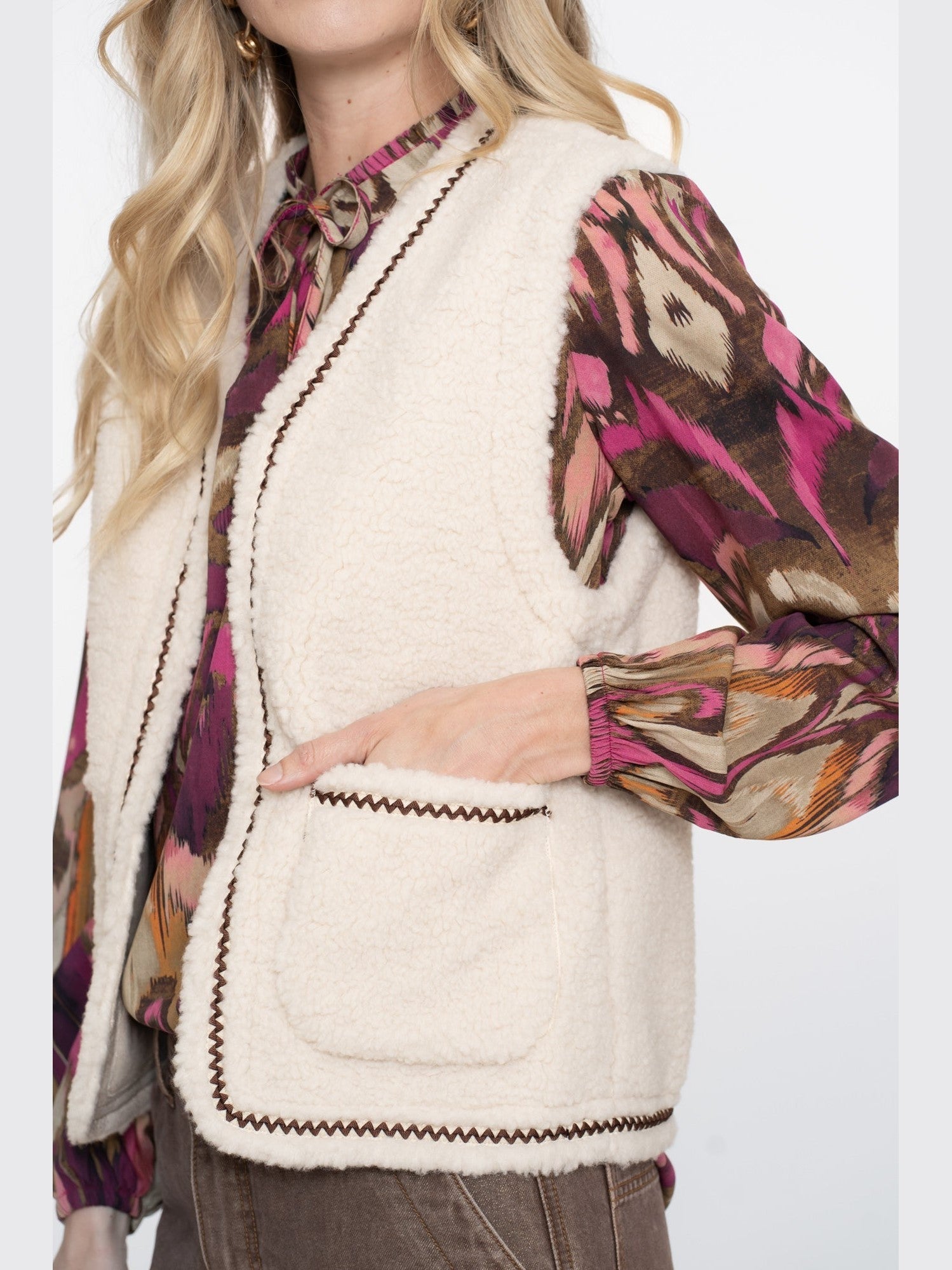 55541 - 19 Gilet teddy embroidery - Castelijn mode