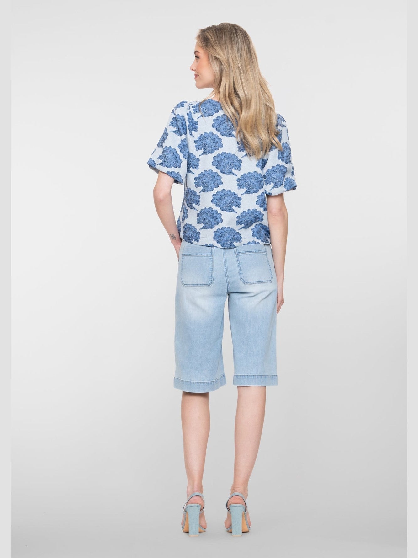61323 - 10 Jeans Short Lichtblauw - Castelijn mode