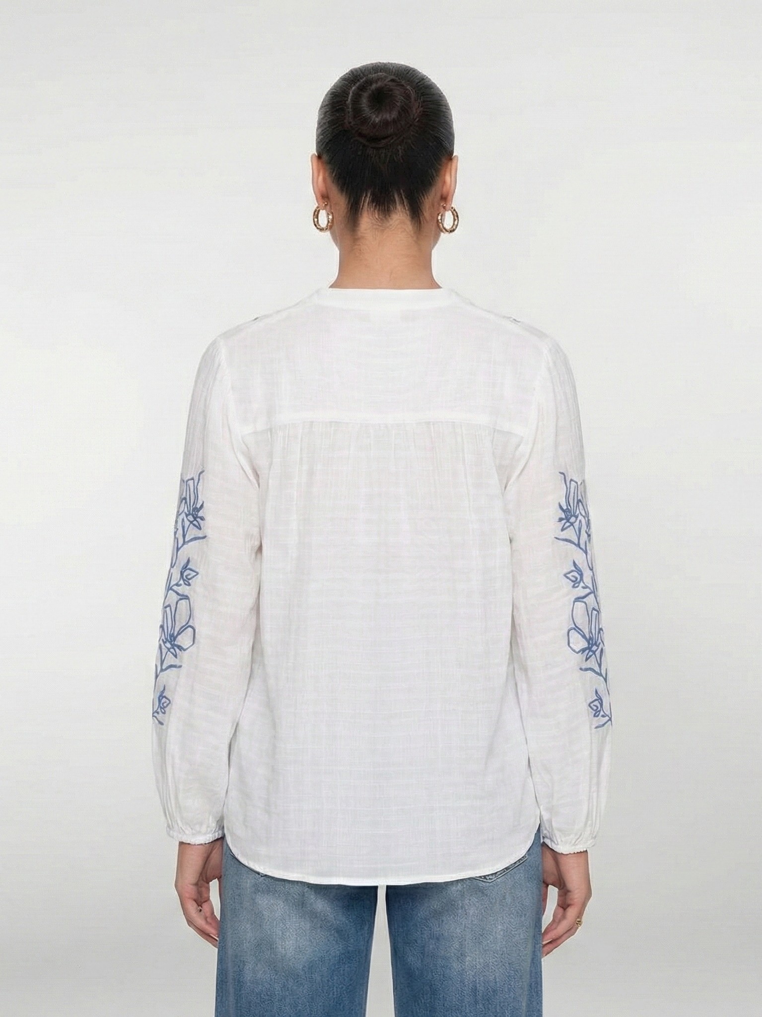 63069-14 0 Blouse wit met borduursel