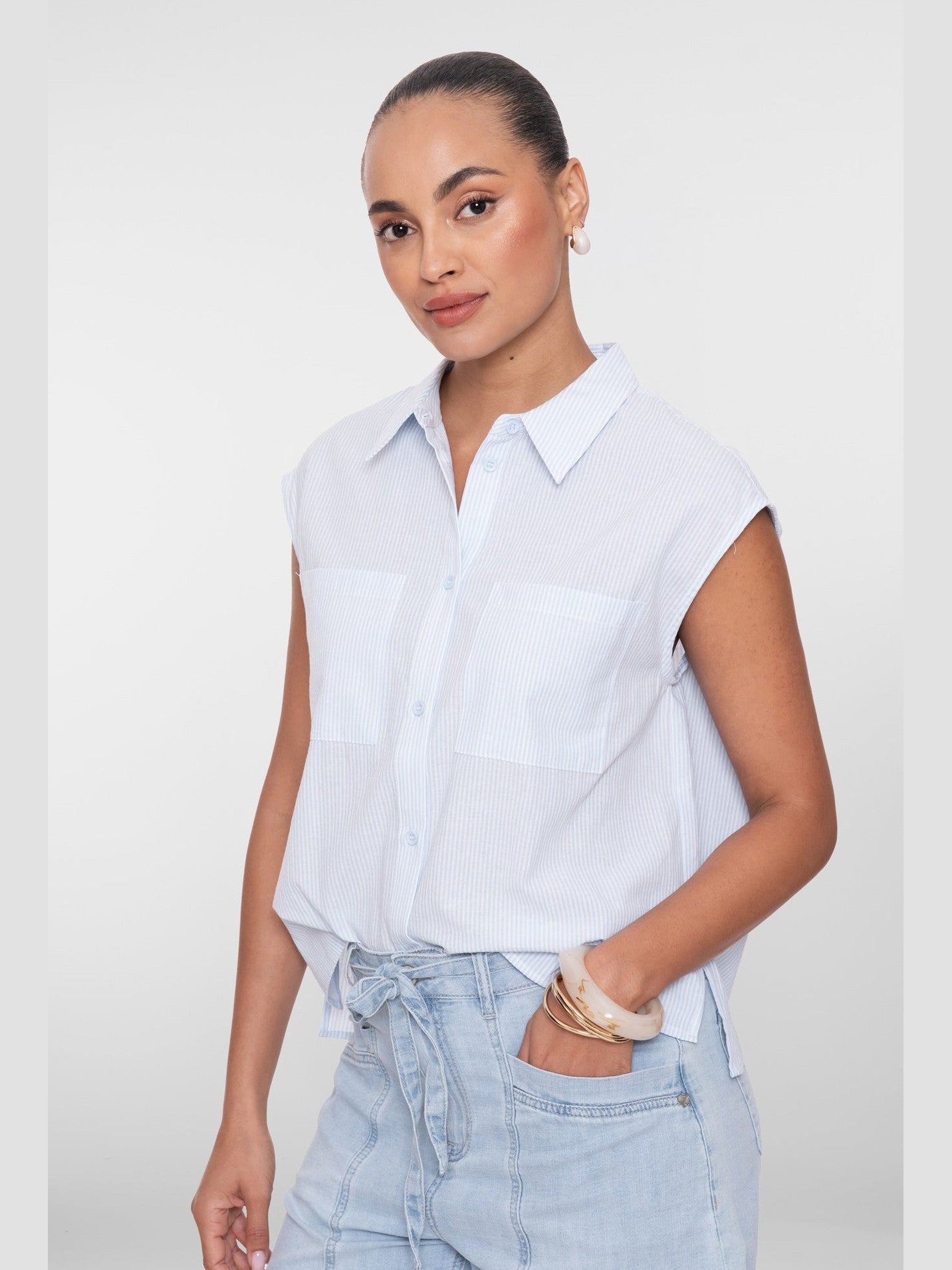 63414 - 14 Blouse Pinstripe Lichtblauw - Castelijn mode