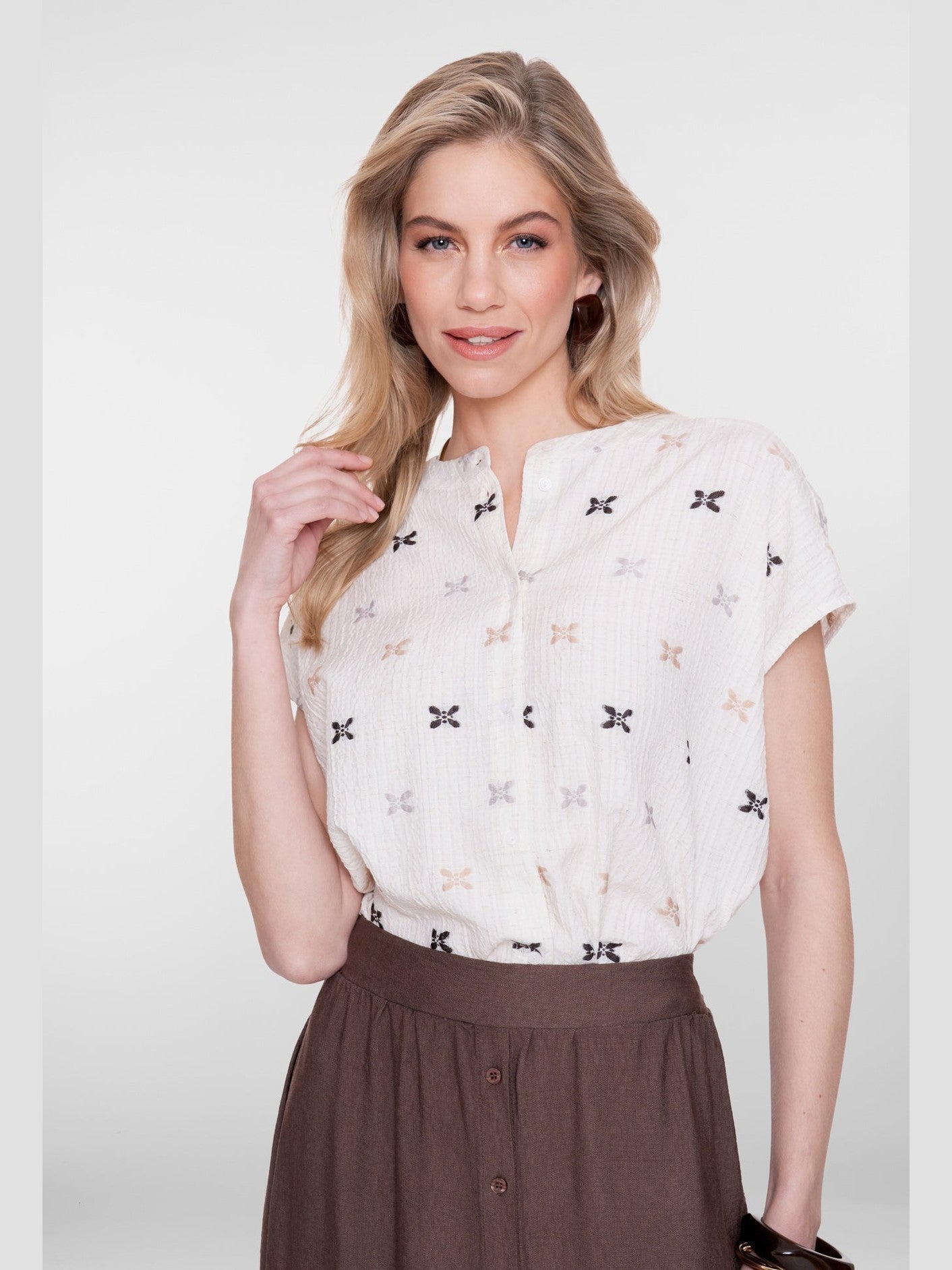 63444 - 20 Blouse Beige Wit Linnenmix - Castelijn mode