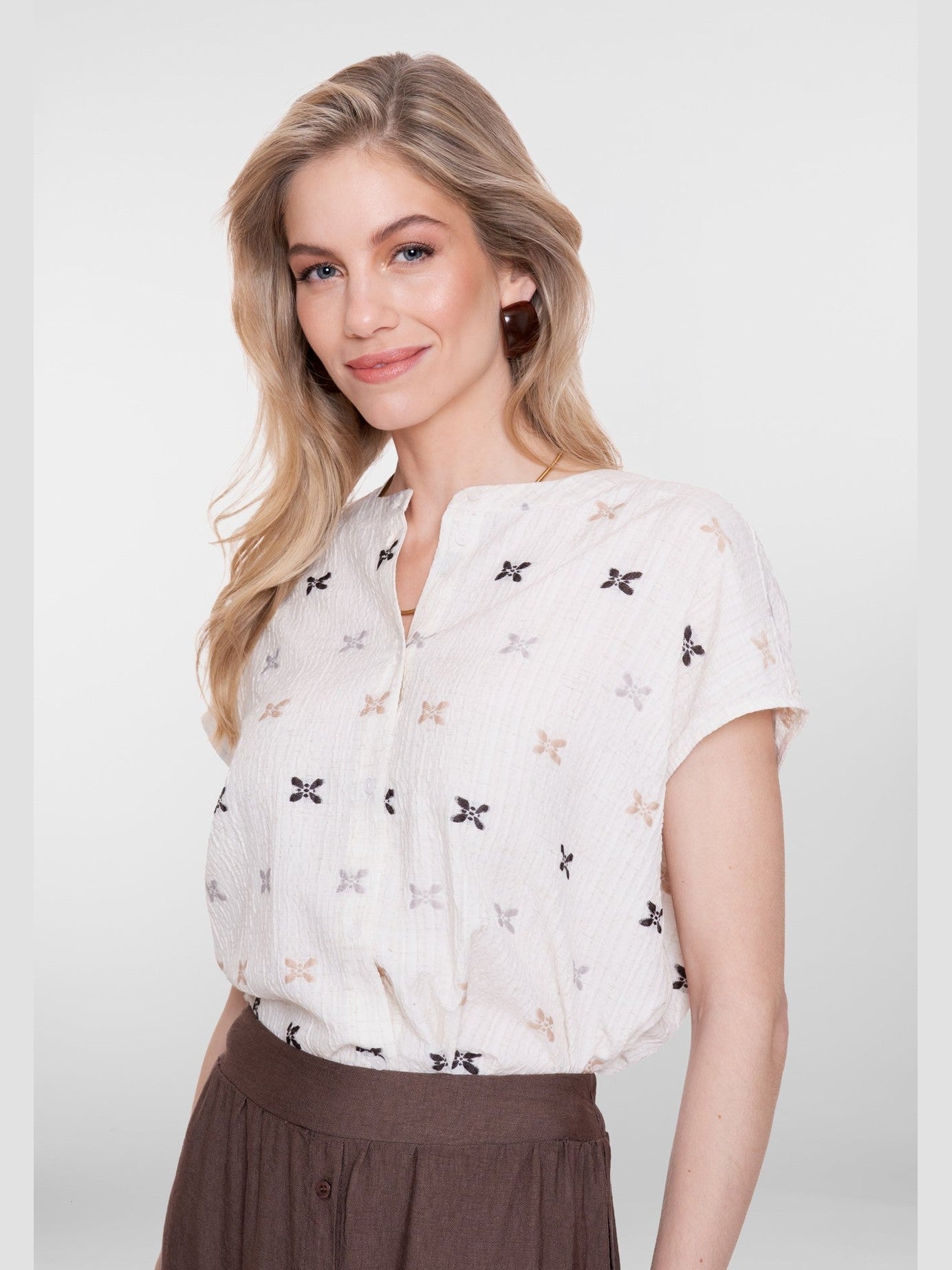 63444 - 20 Blouse Beige Wit Linnenmix - Castelijn mode