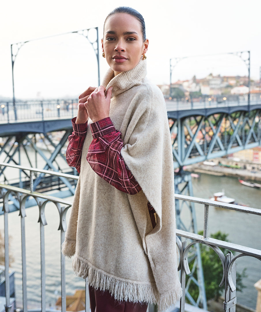Poncho Col Franjes Beige
