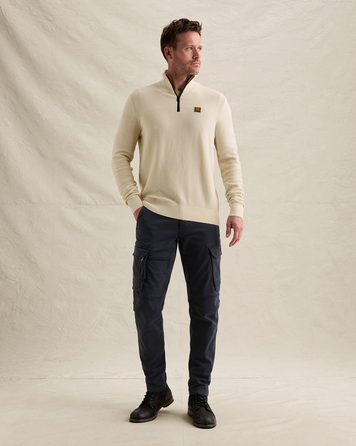 PME Legend half zip trui gebroken wit – detail kraag en rits