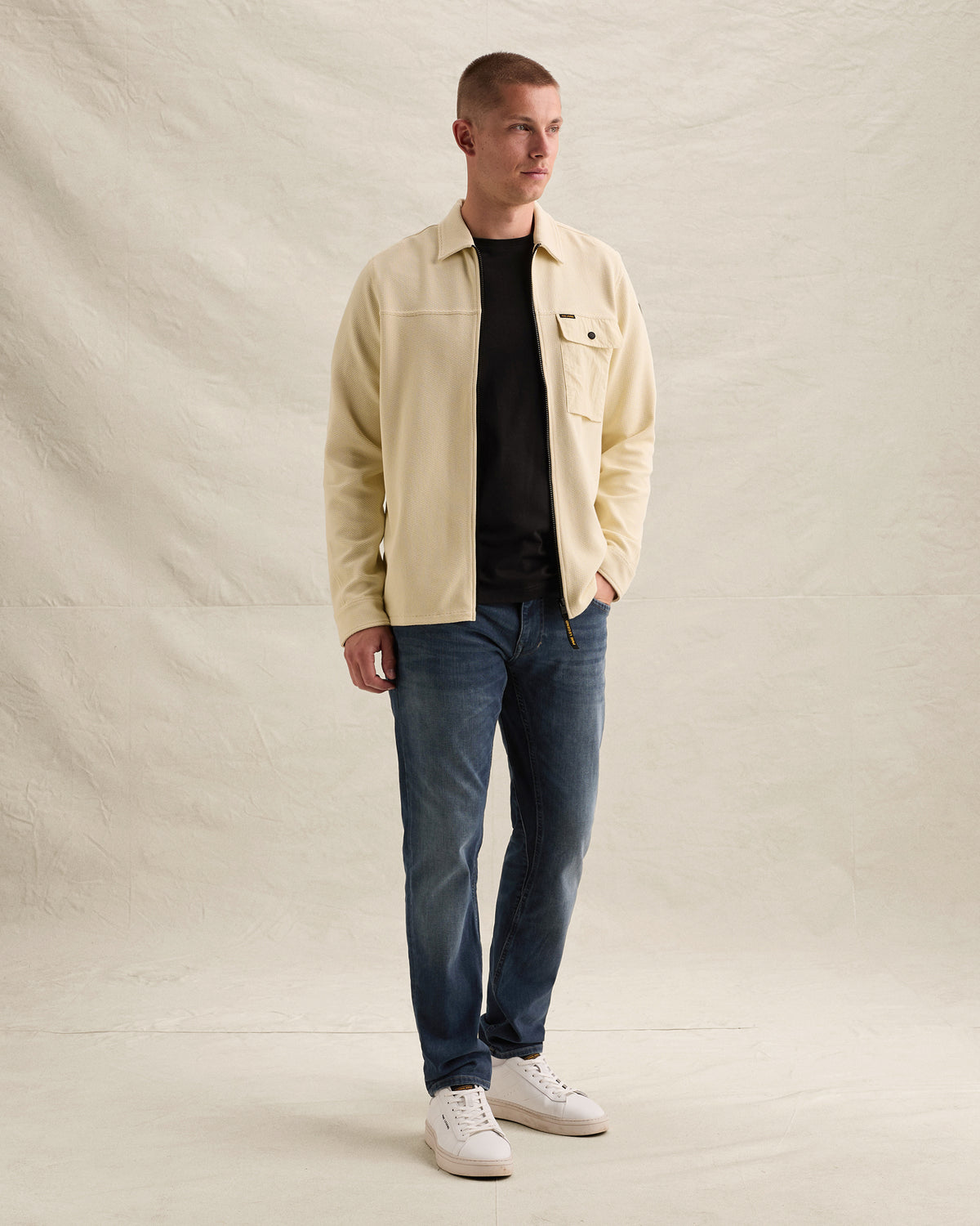 PME Legend overshirt gebroken wit met wafelstructuur en cargo borstzak