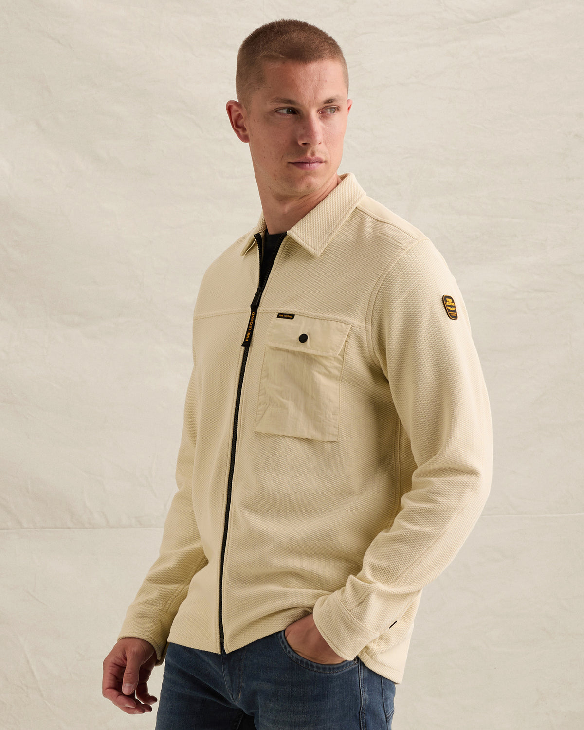 PME Legend overshirt gebroken wit met wafelstructuur en cargo borstzak