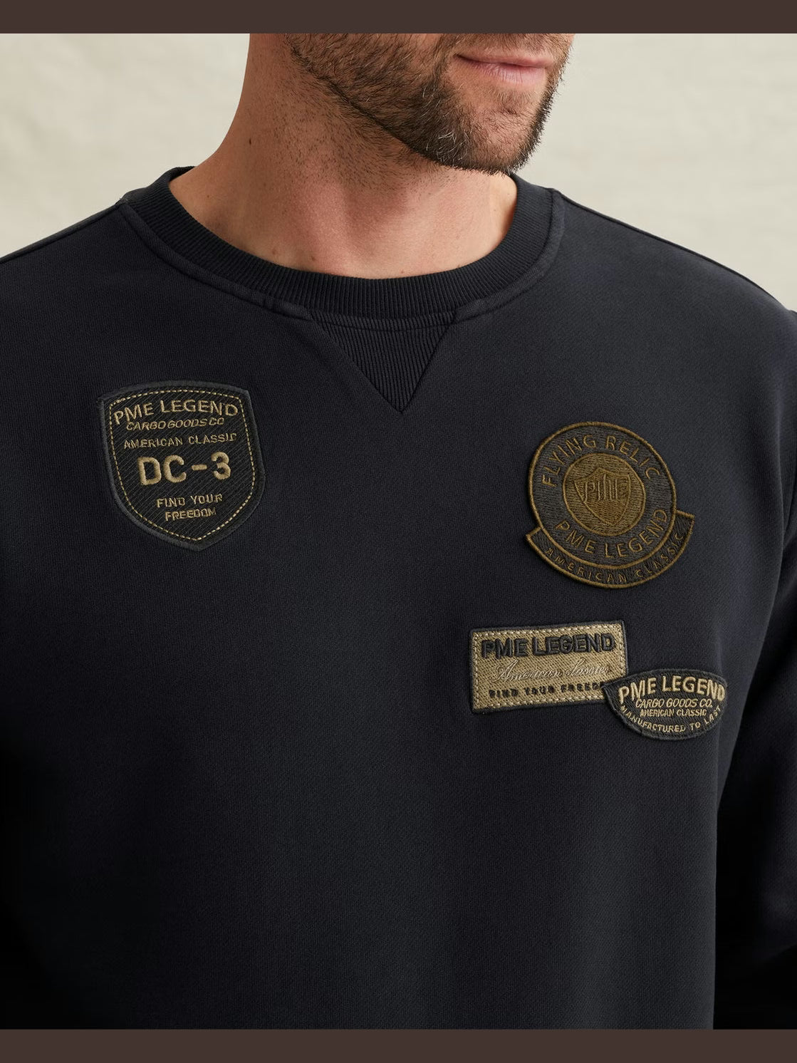 PSW2602480-5281 Trui met badges - Castelijn mode