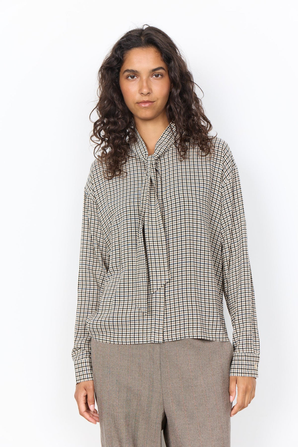 Halia Blouse Strikkraag Ruit Ecru - Castelijn mode