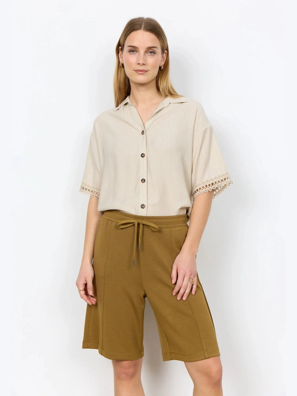 SC - BANU 304 Shorts olijf - Castelijn mode