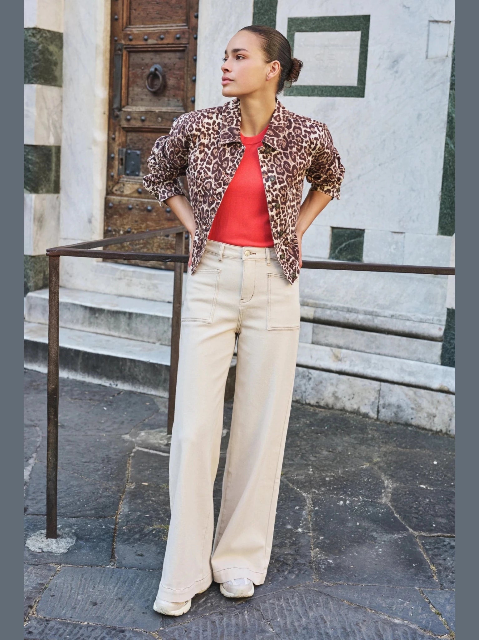 SP26.12020 Broek beige Wide - fit - Castelijn mode