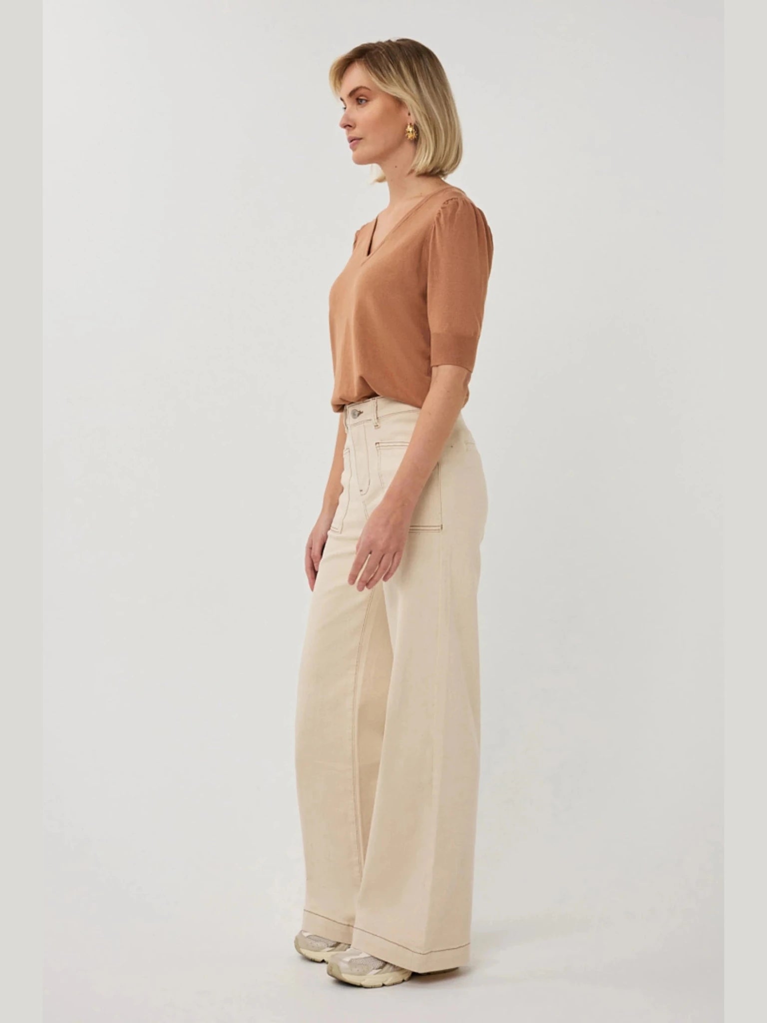 SP26.12020 Broek beige Wide - fit - Castelijn mode