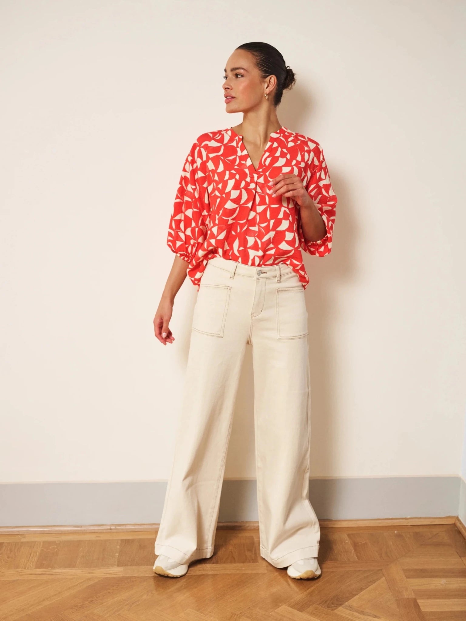 SP26.12020 Broek beige Wide - fit - Castelijn mode