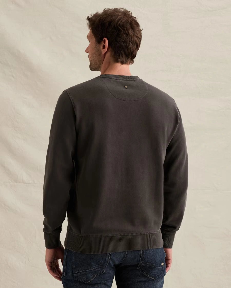 Sweater Garment Dye Donkerbruin - Castelijn mode