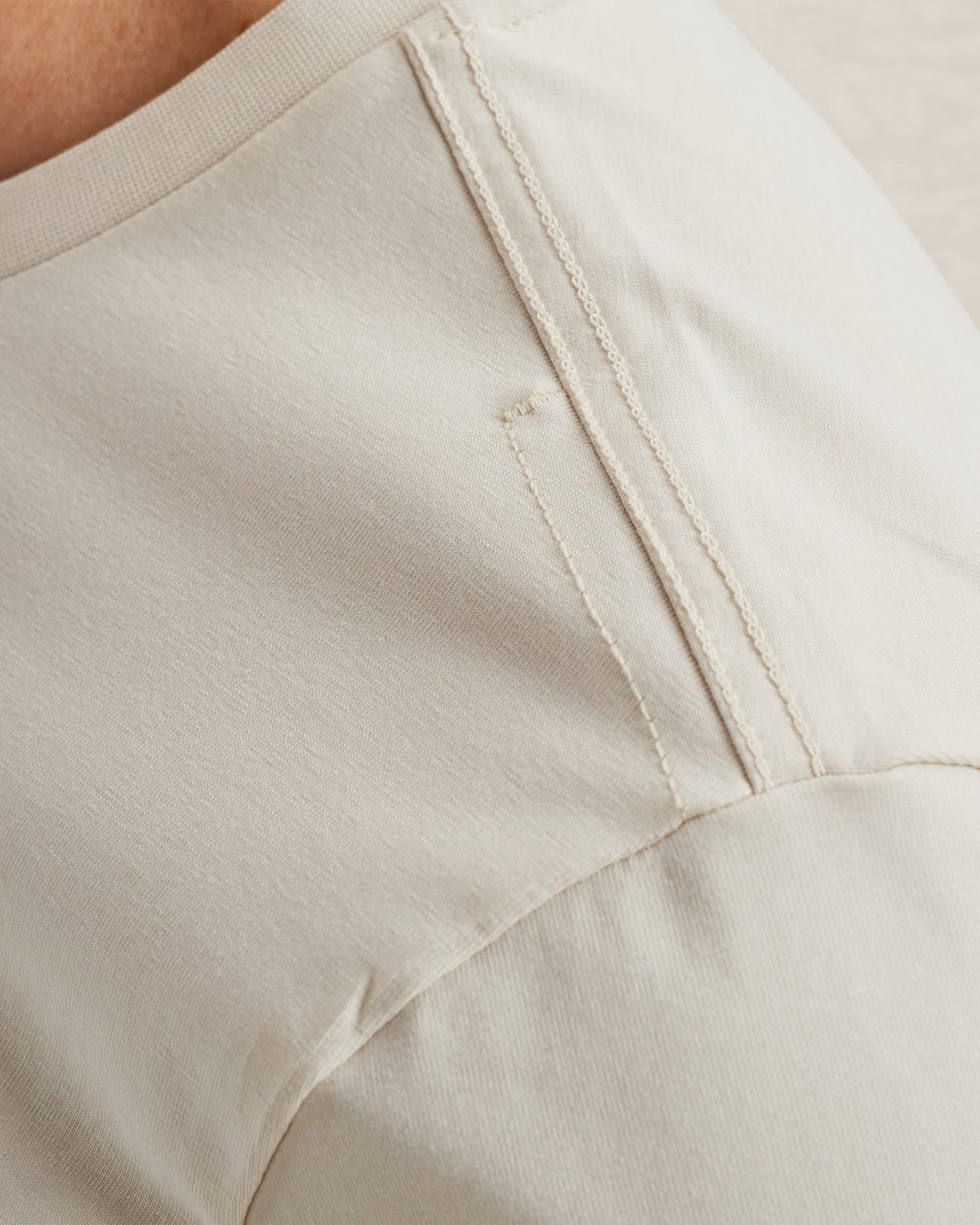 T-Shirt Logo Beige - Castelijn mode