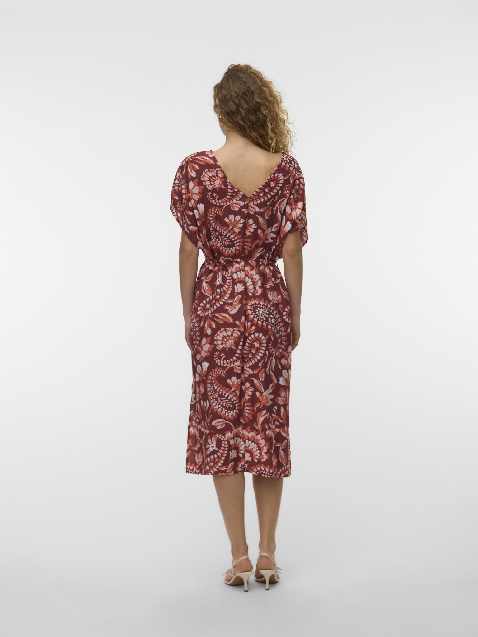 VMNellie Carla Kaftan Jurk Bruin Print - Castelijn mode